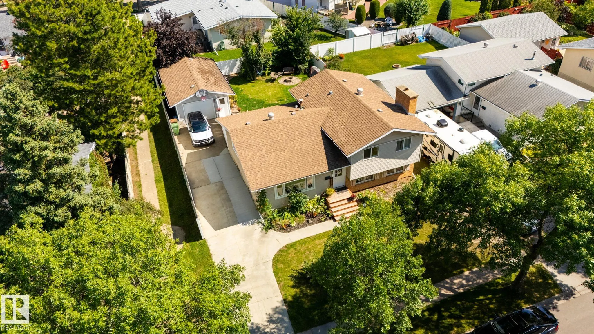 16 LAROSE Drive