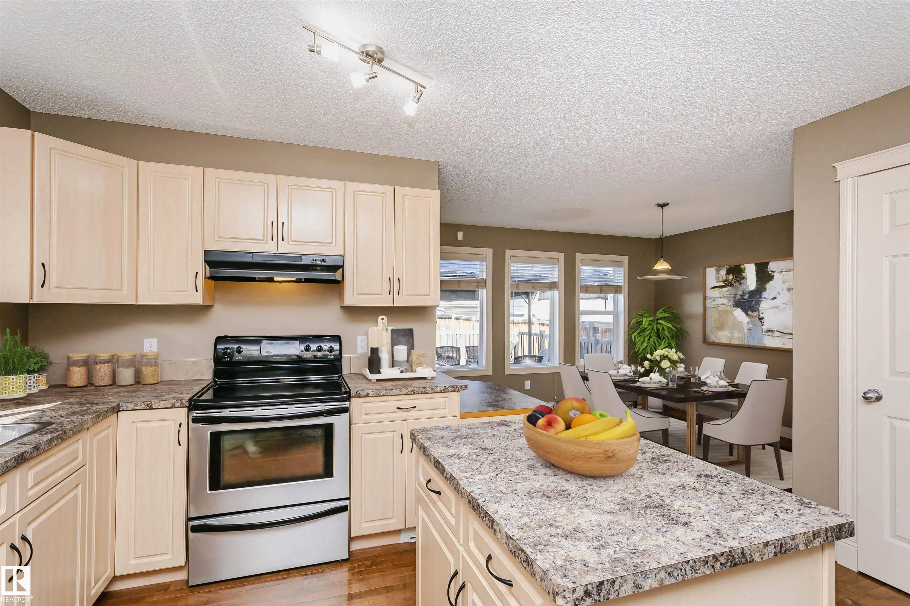 6 SUMMERTON Landing