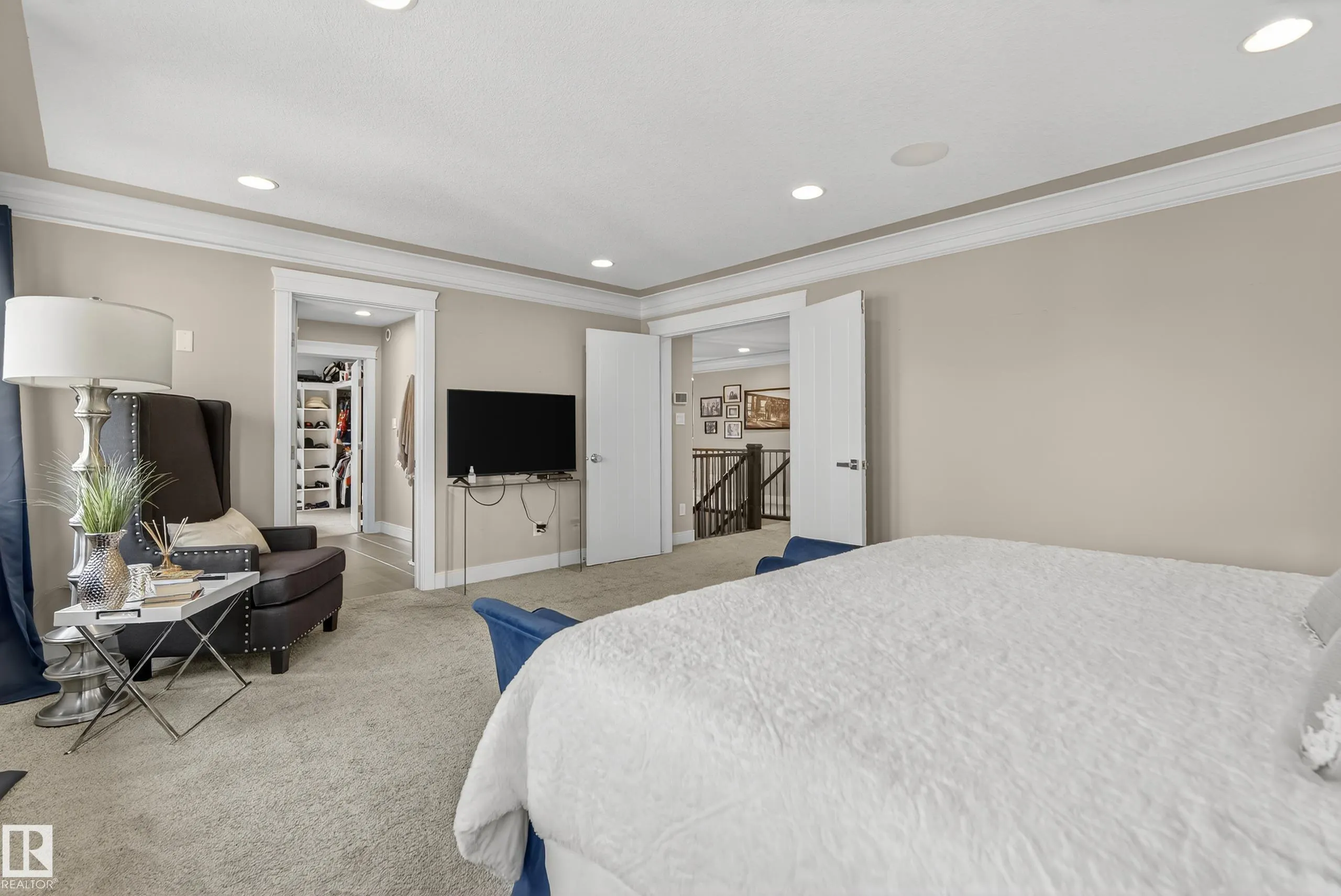 9 LACROIX Close