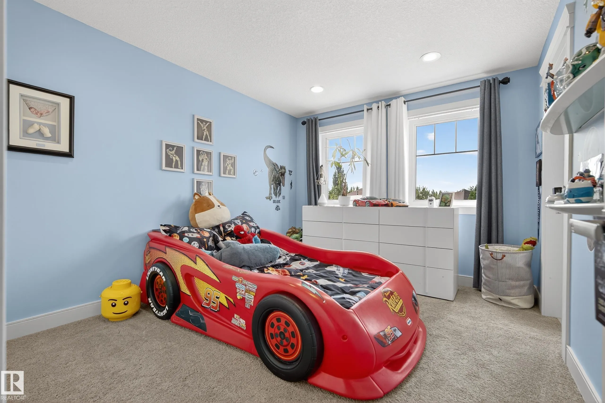 9 LACROIX Close