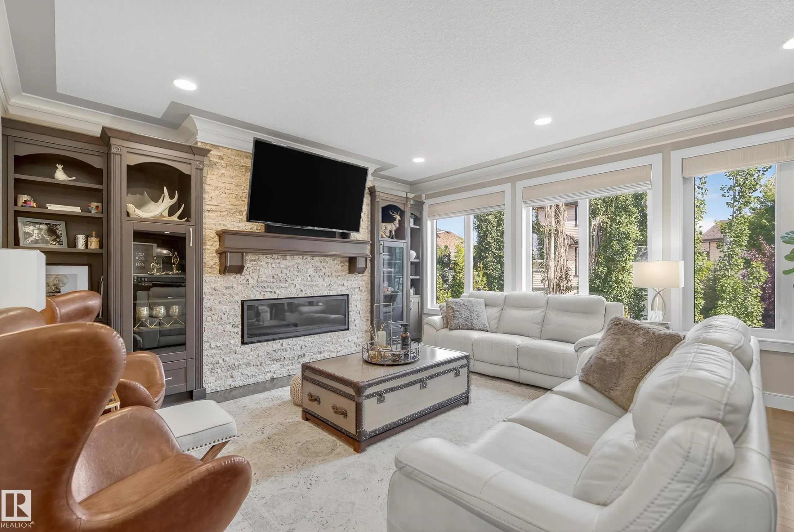 9 LACROIX Close