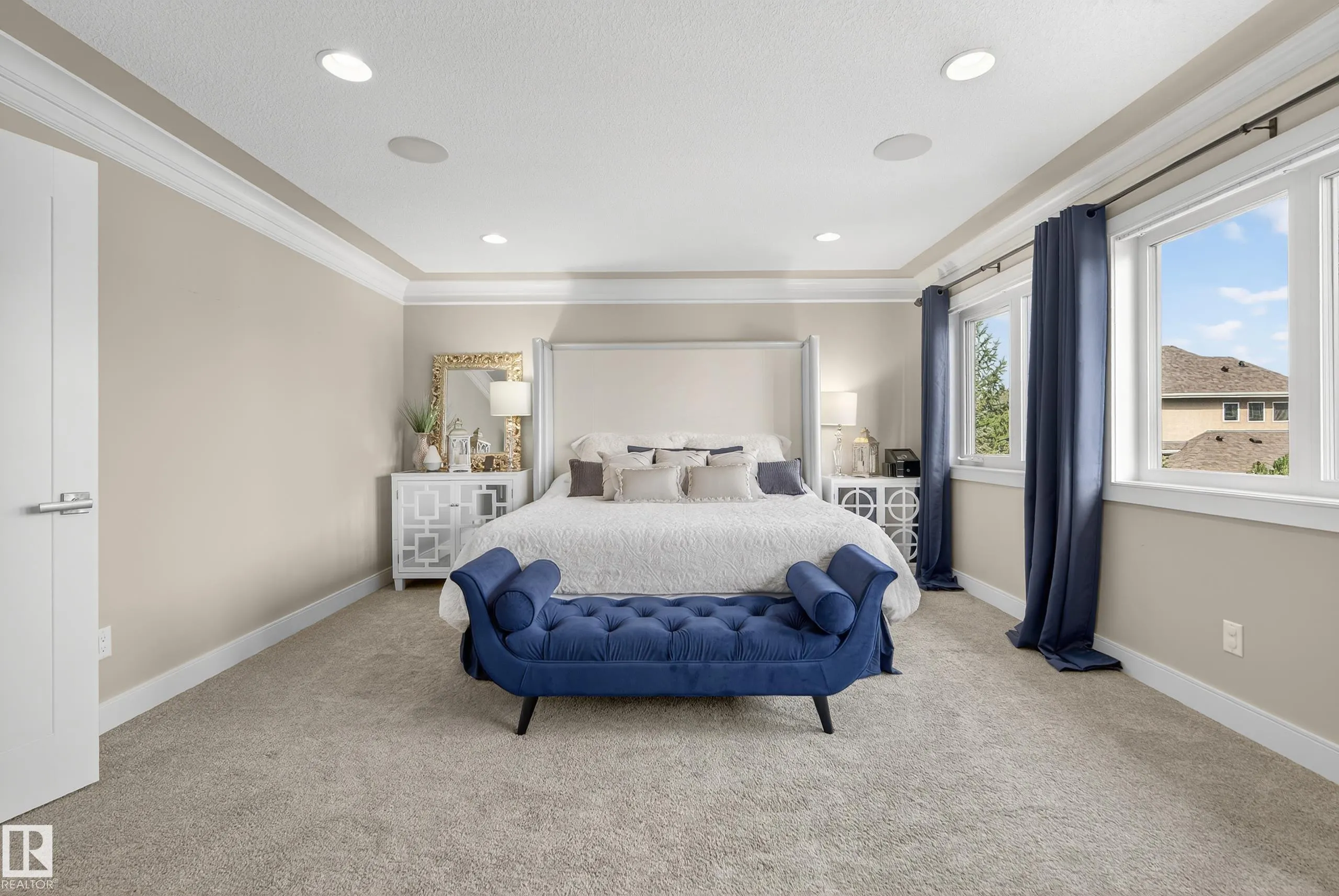 9 LACROIX Close