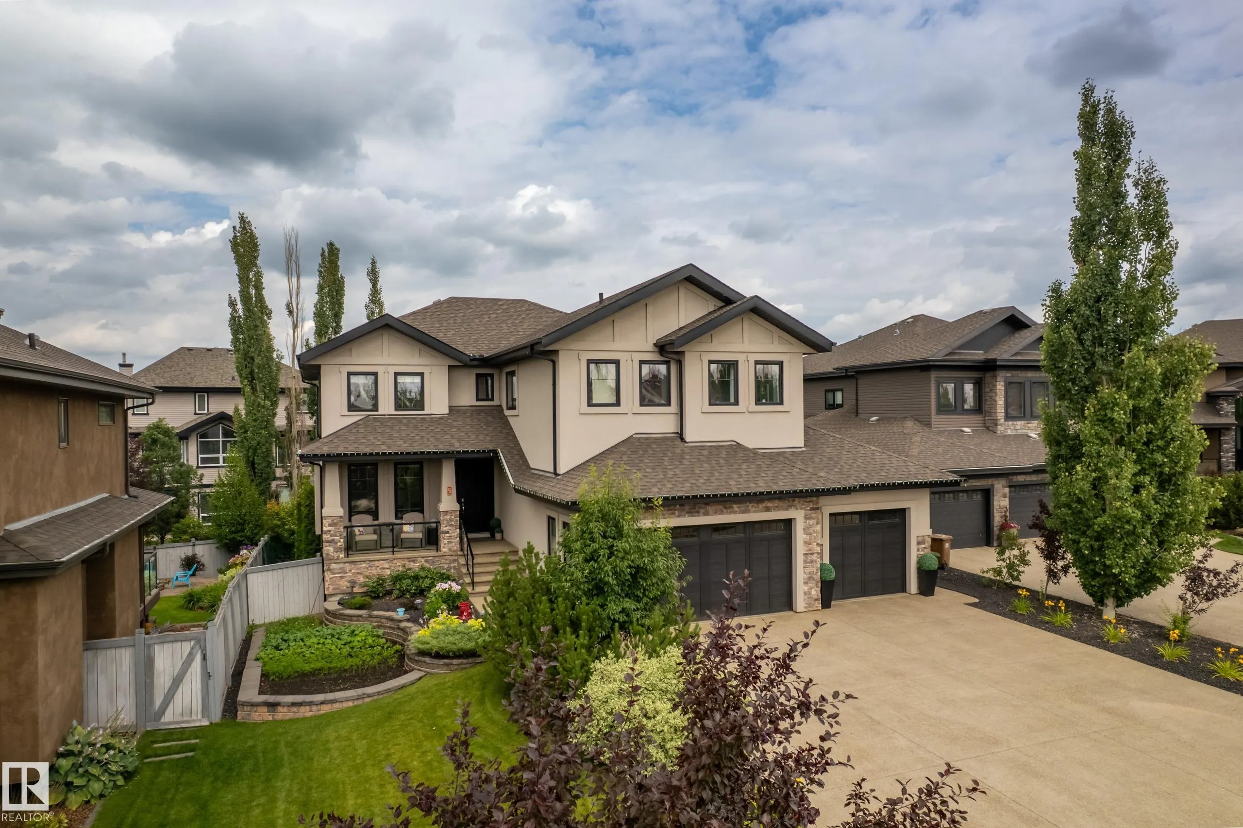 9 LACROIX Close