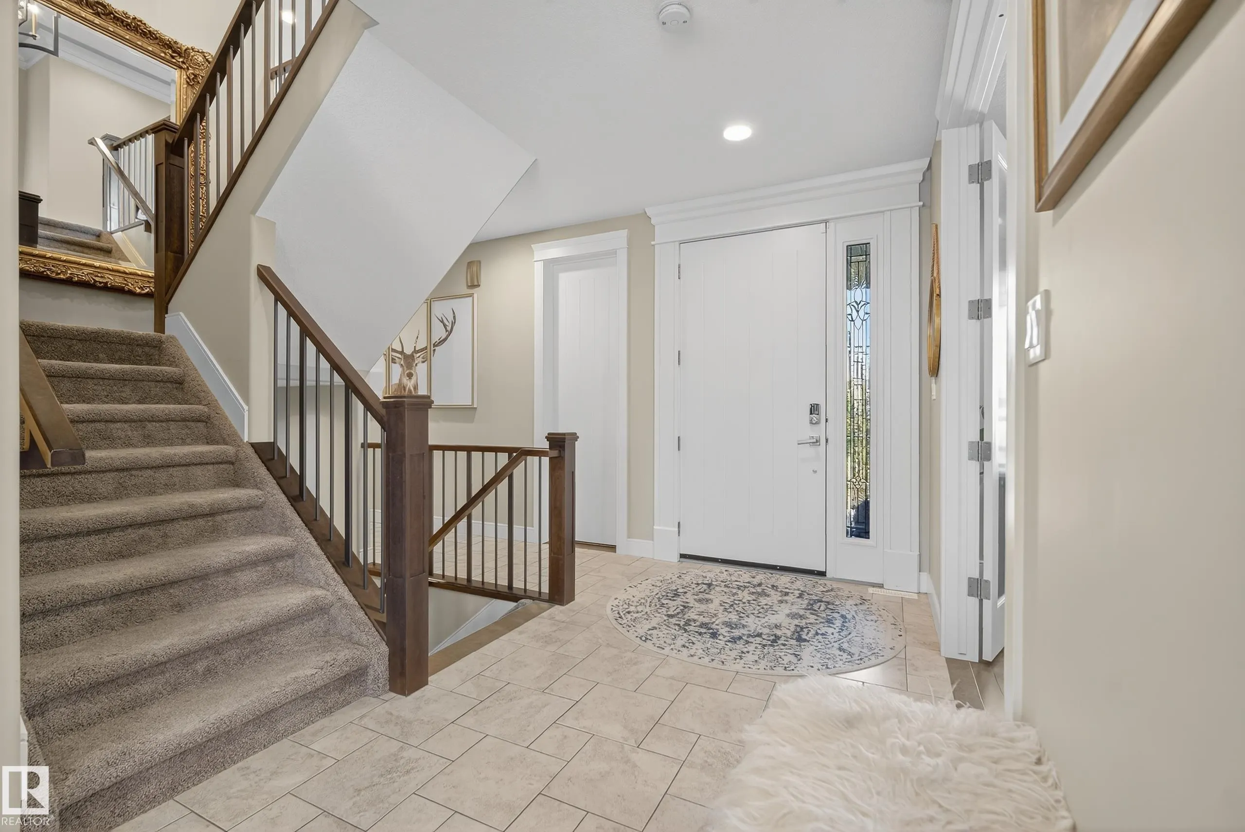9 LACROIX Close