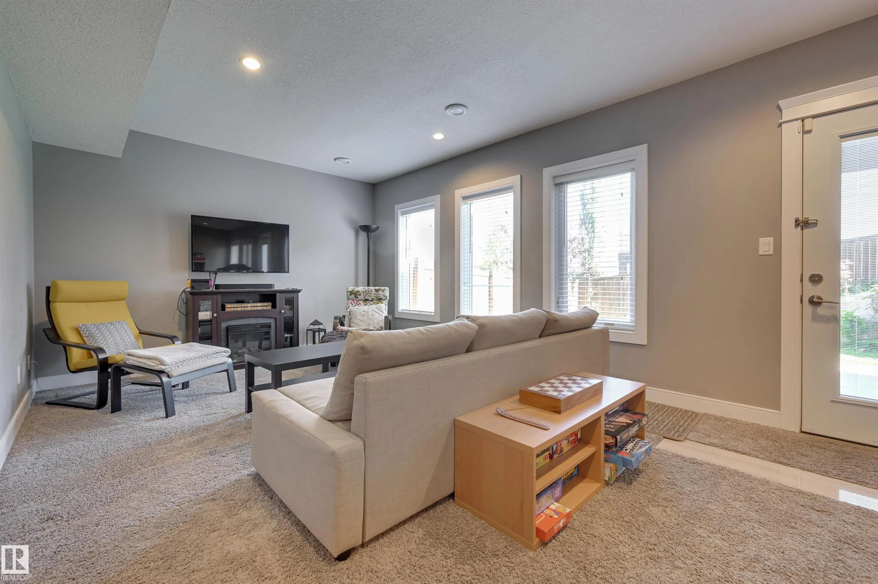 1418 HAYS Way