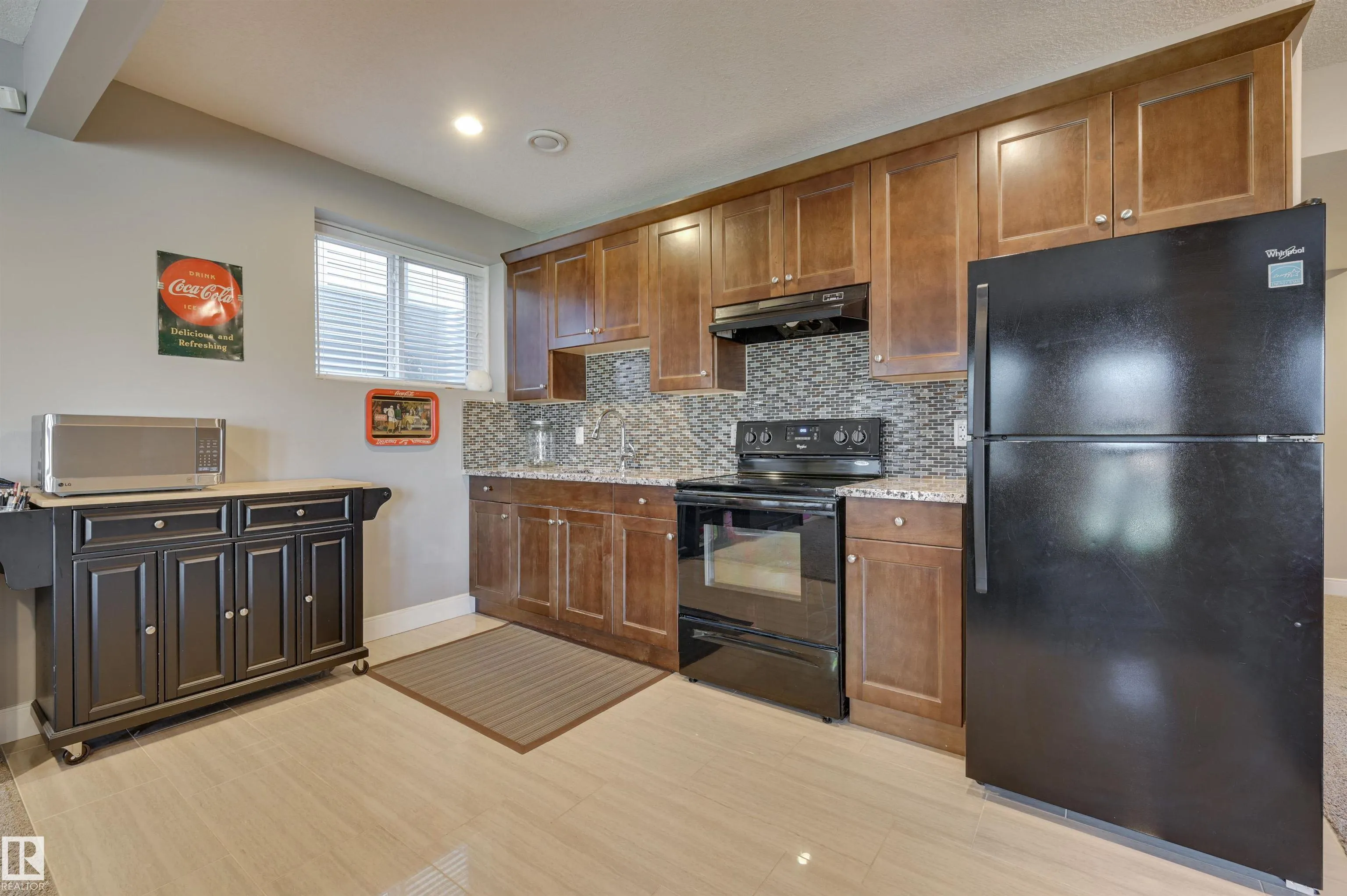 1418 HAYS Way