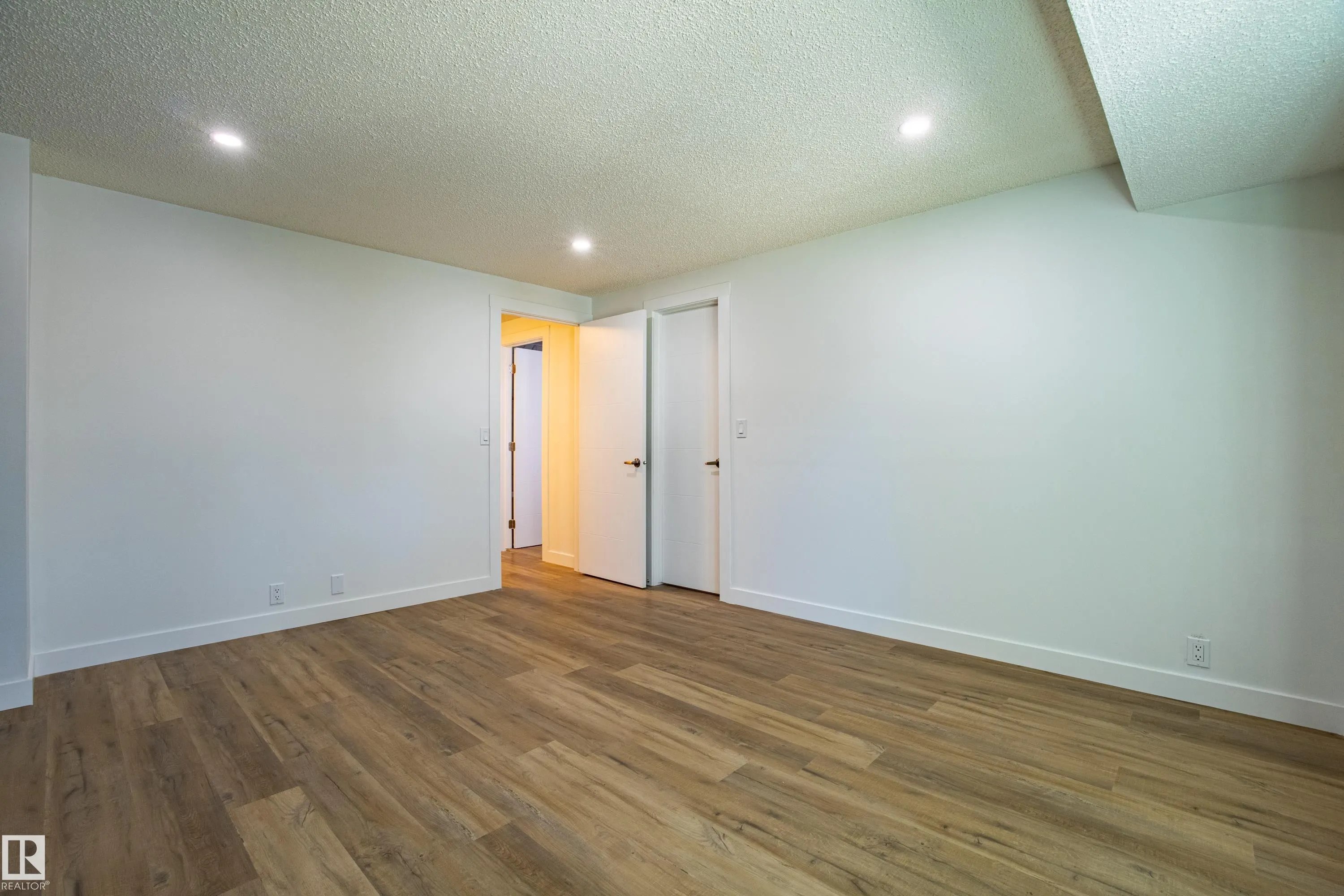 1411 MILL WOODS