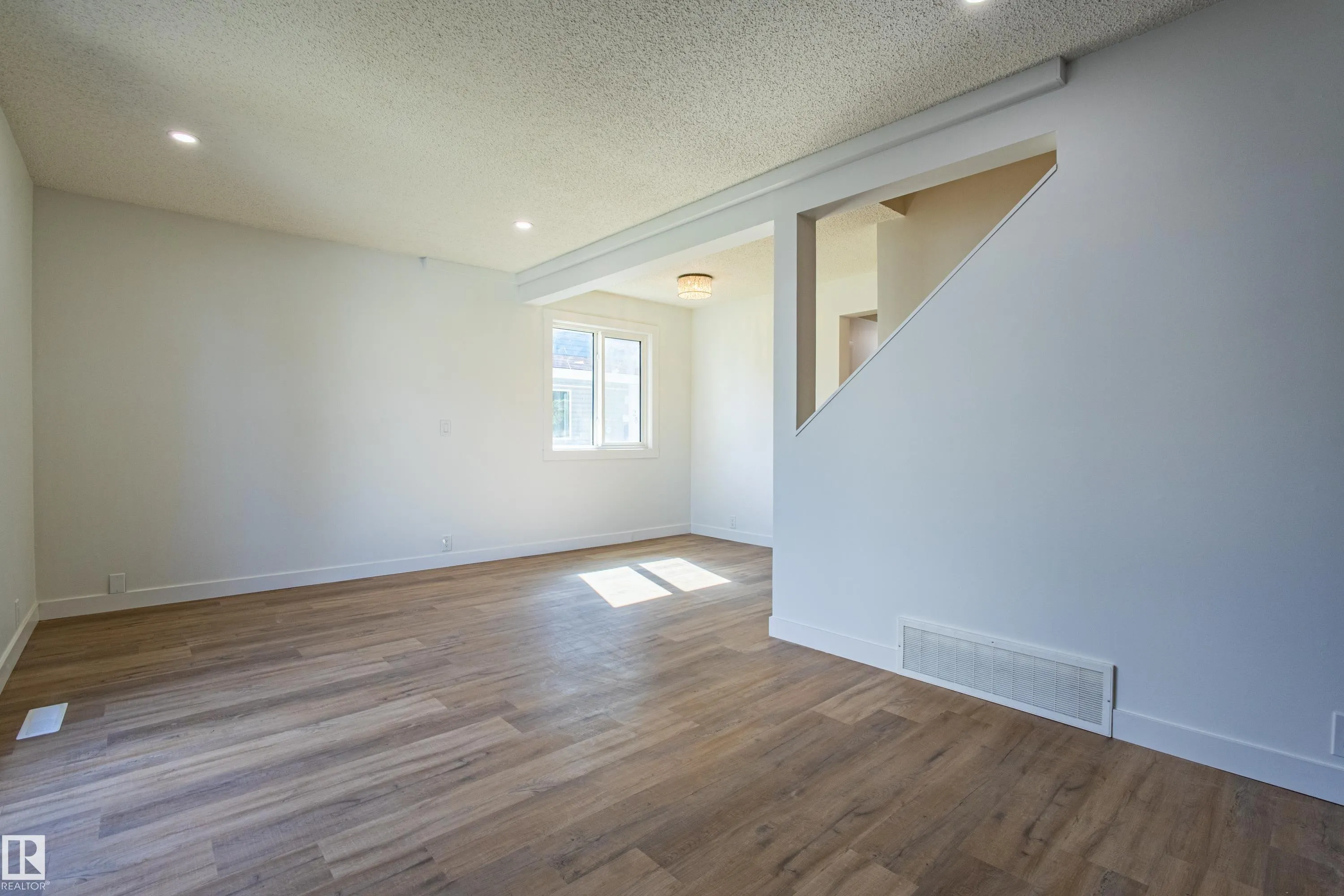 1411 MILL WOODS