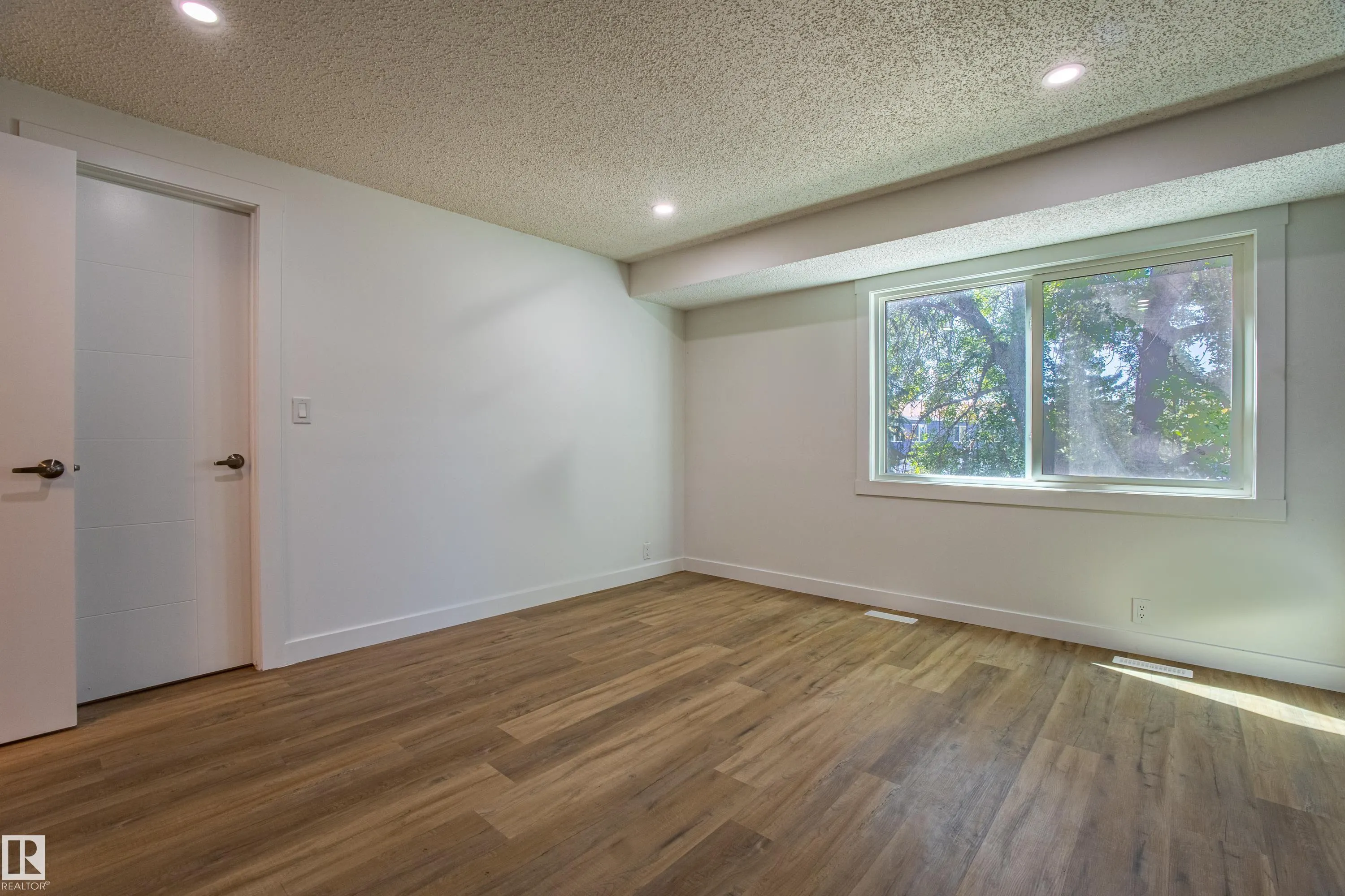 1411 MILL WOODS