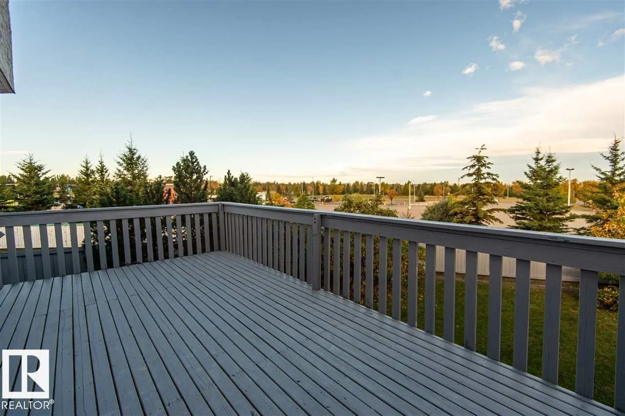 1068 JAMES Crescent