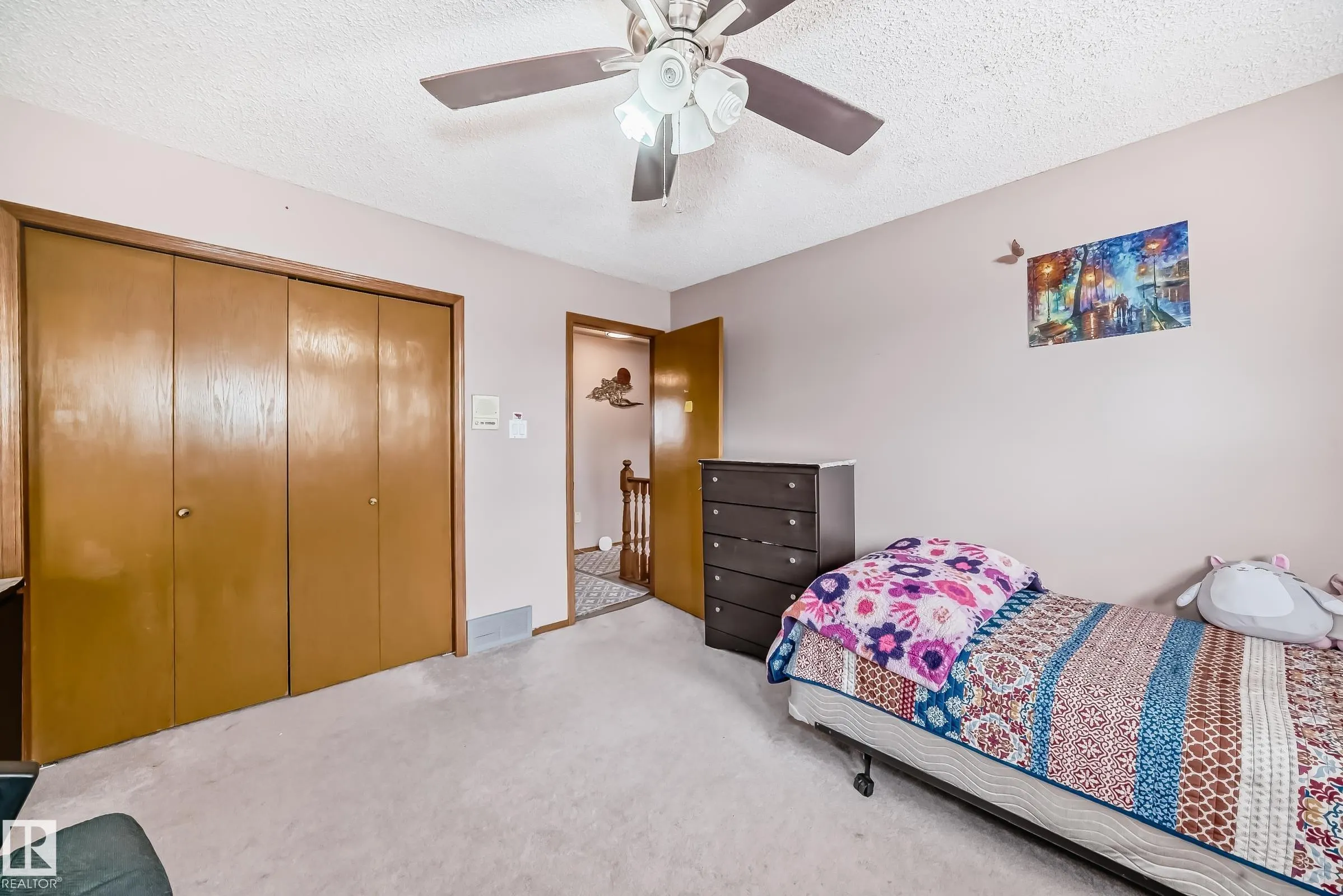 1068 JAMES Crescent