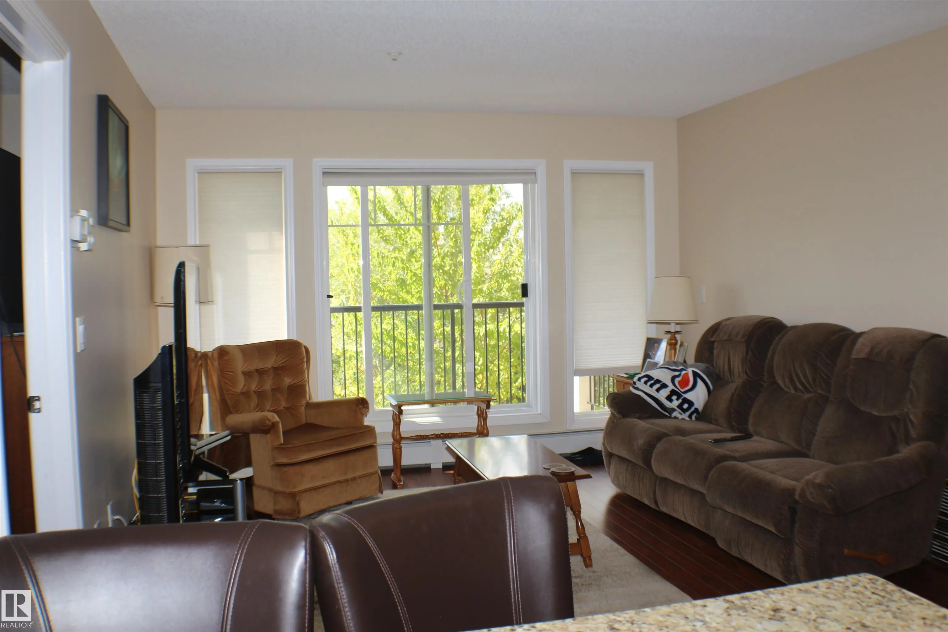 271 CHARLOTTE Way