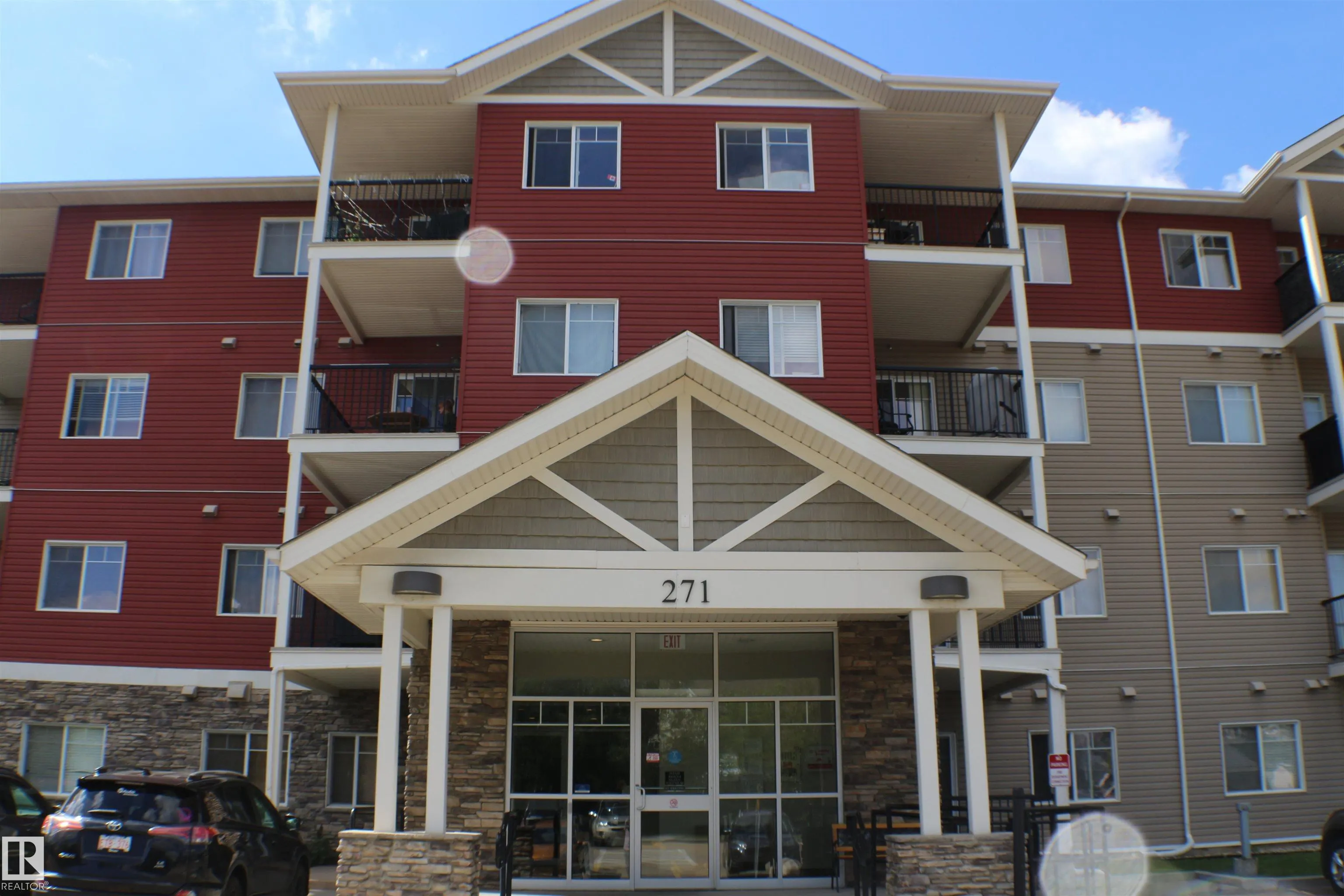 271 CHARLOTTE Way