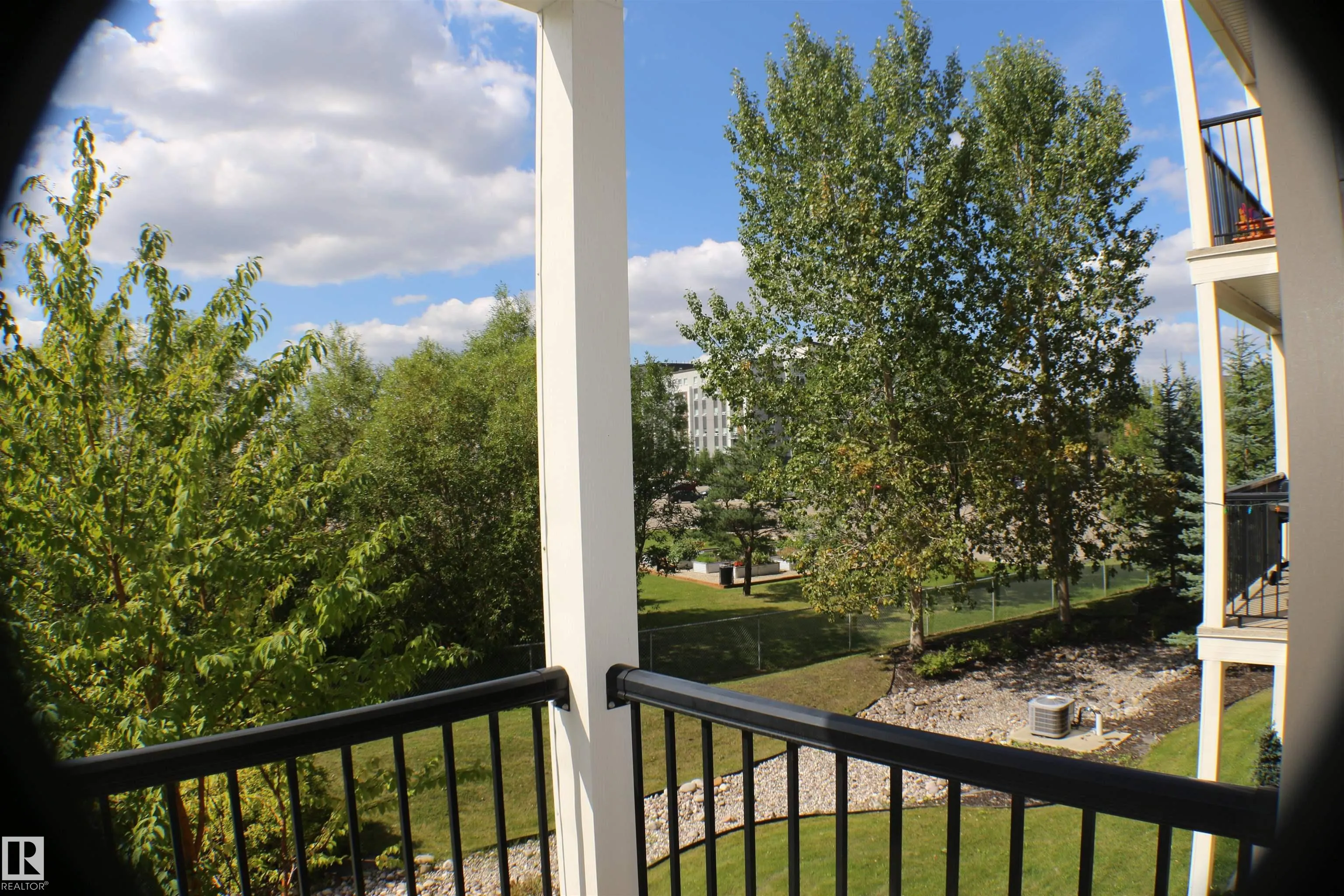 271 CHARLOTTE Way