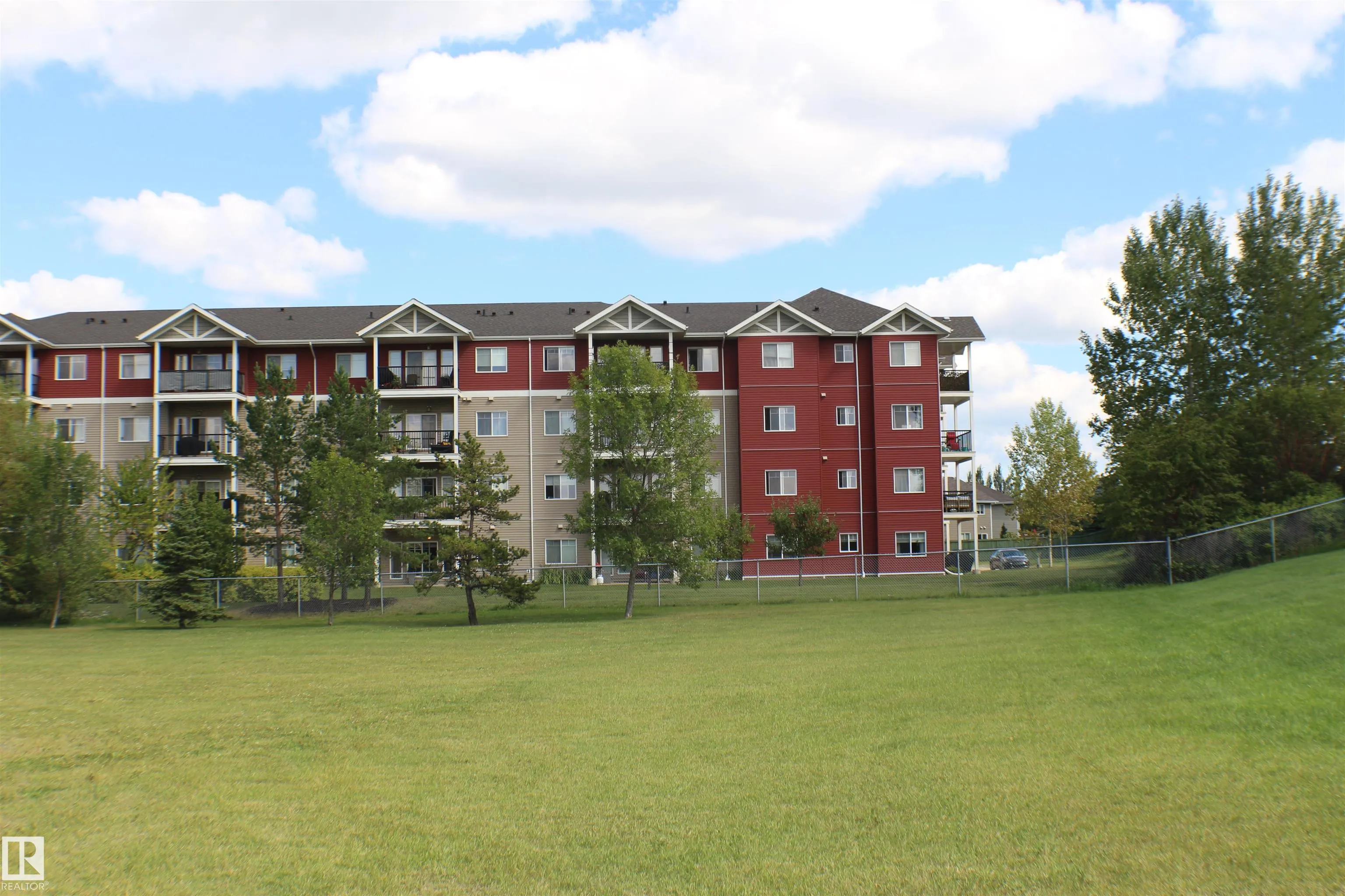 271 CHARLOTTE Way