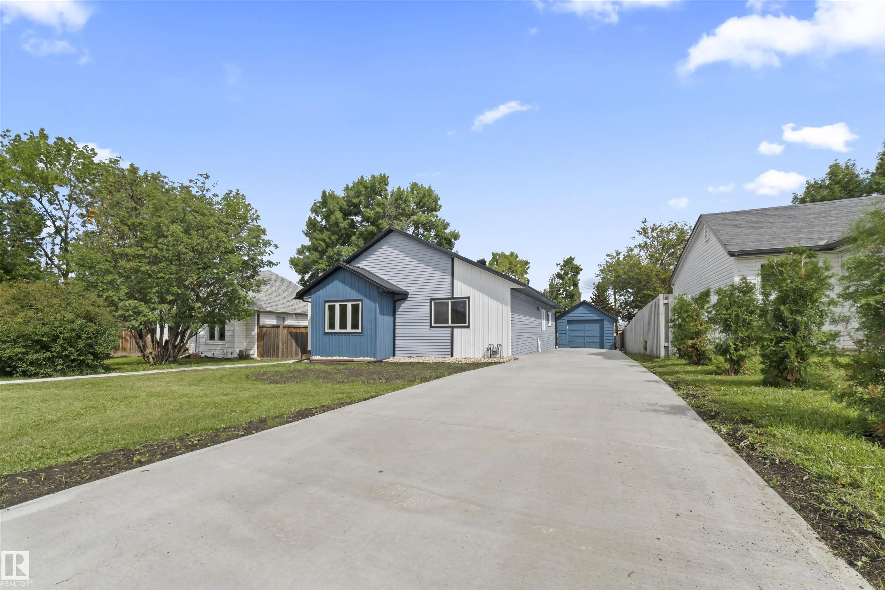 5032 55 AVE