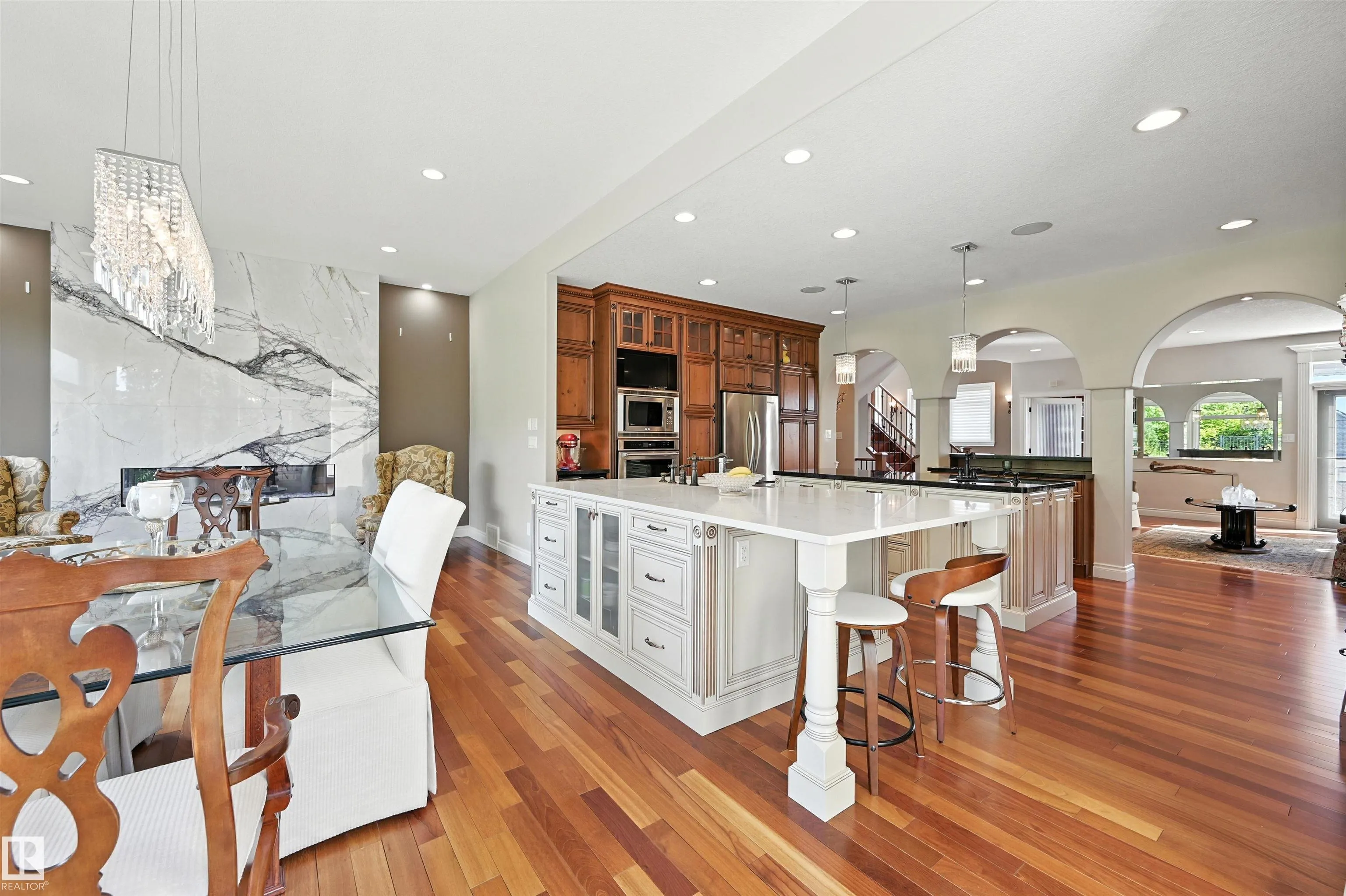 2426 MARTELL Crescent