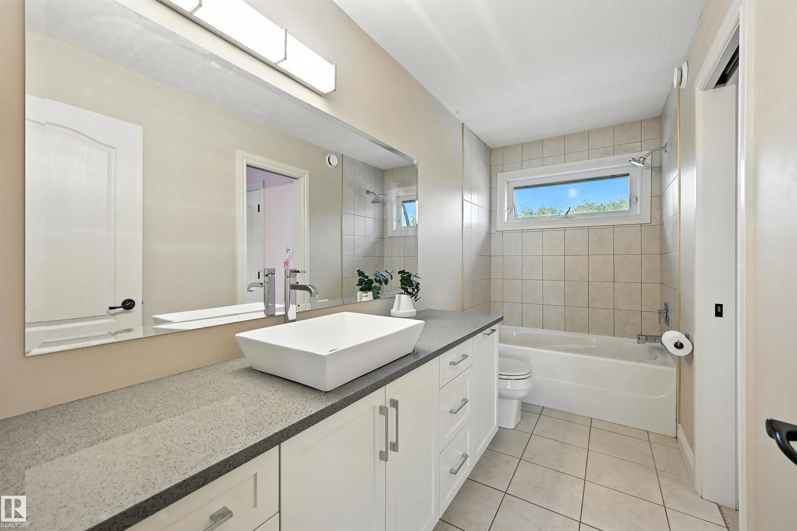 2426 MARTELL Crescent