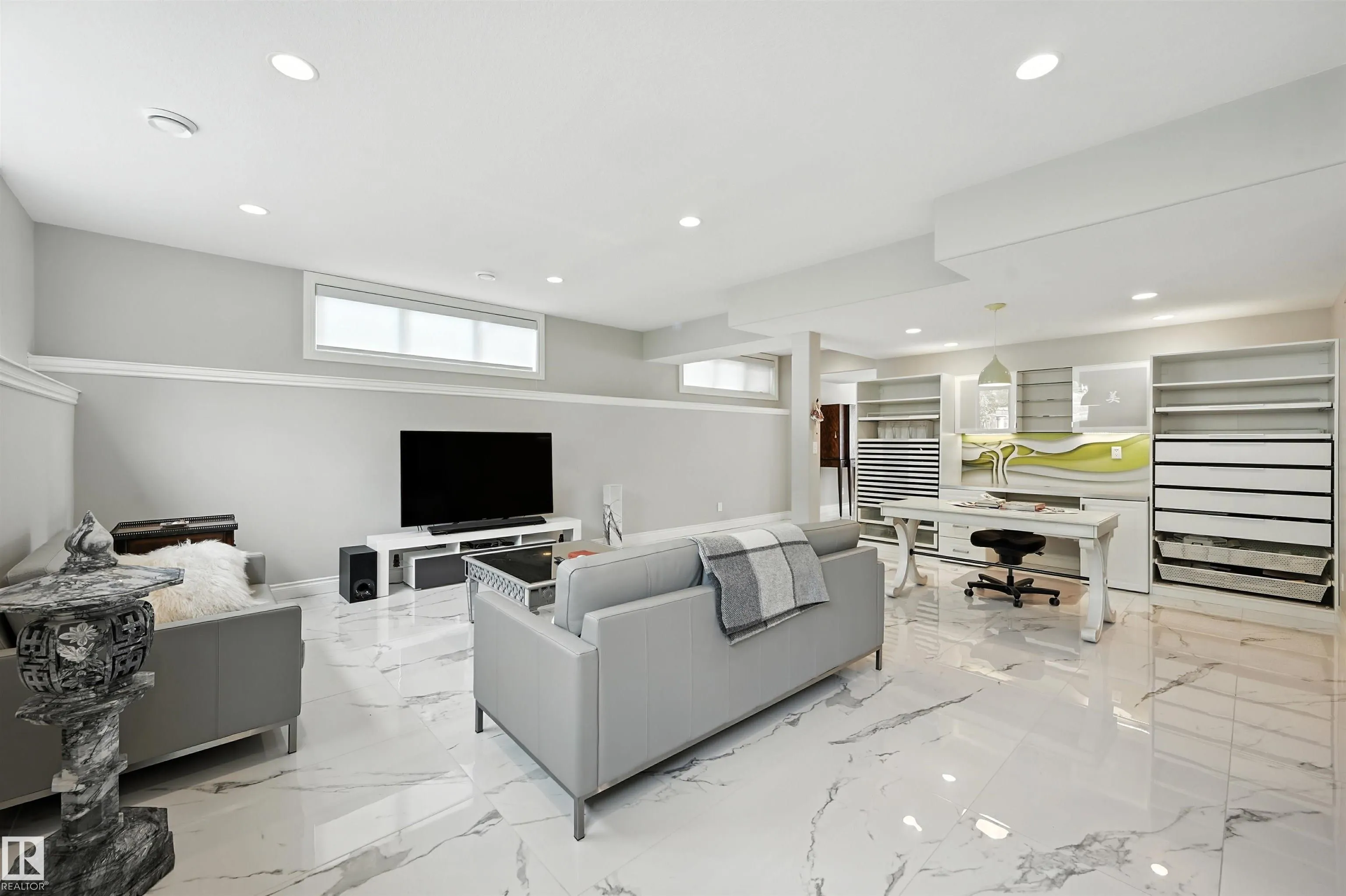 2426 MARTELL Crescent