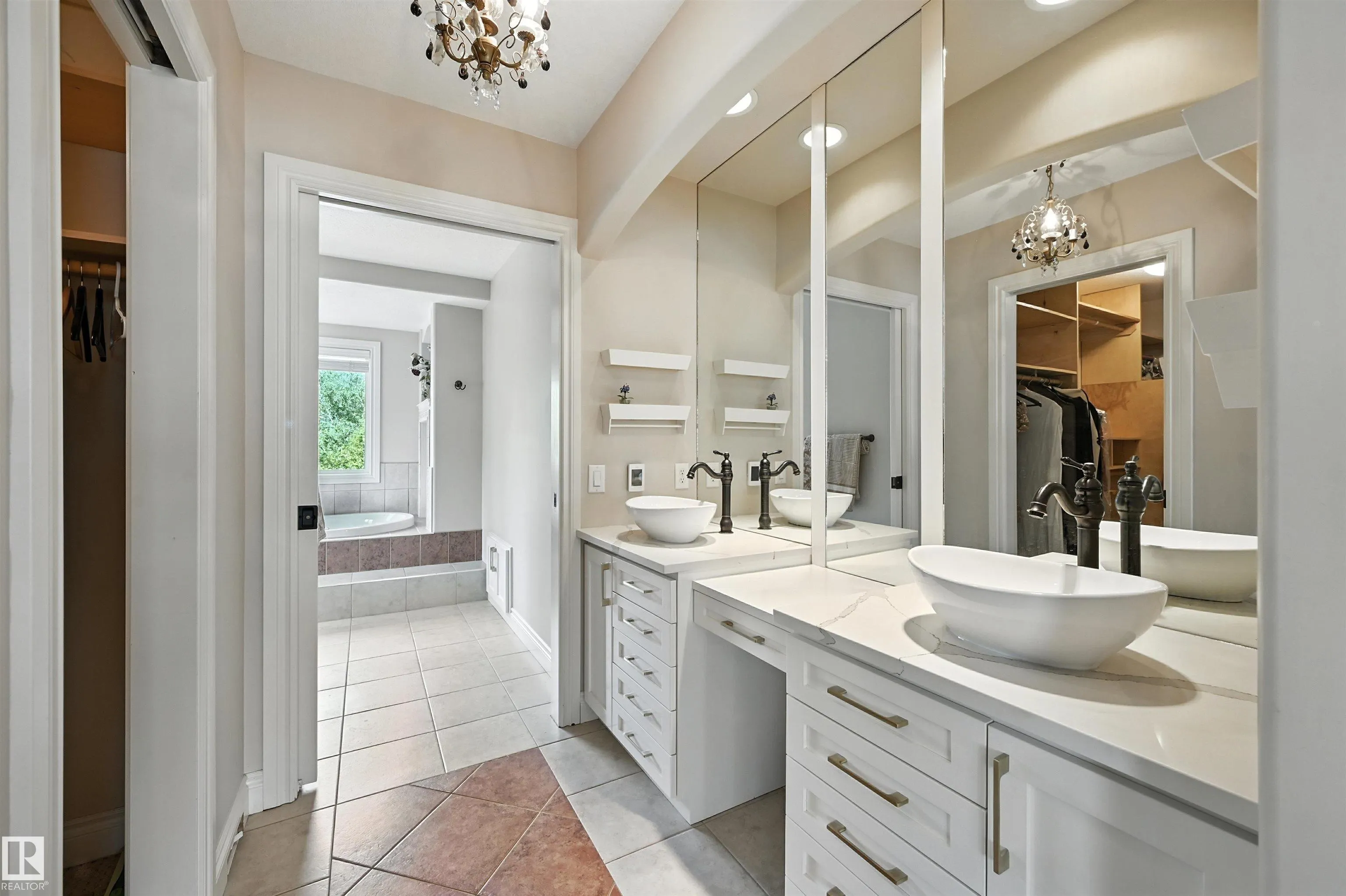 2426 MARTELL Crescent