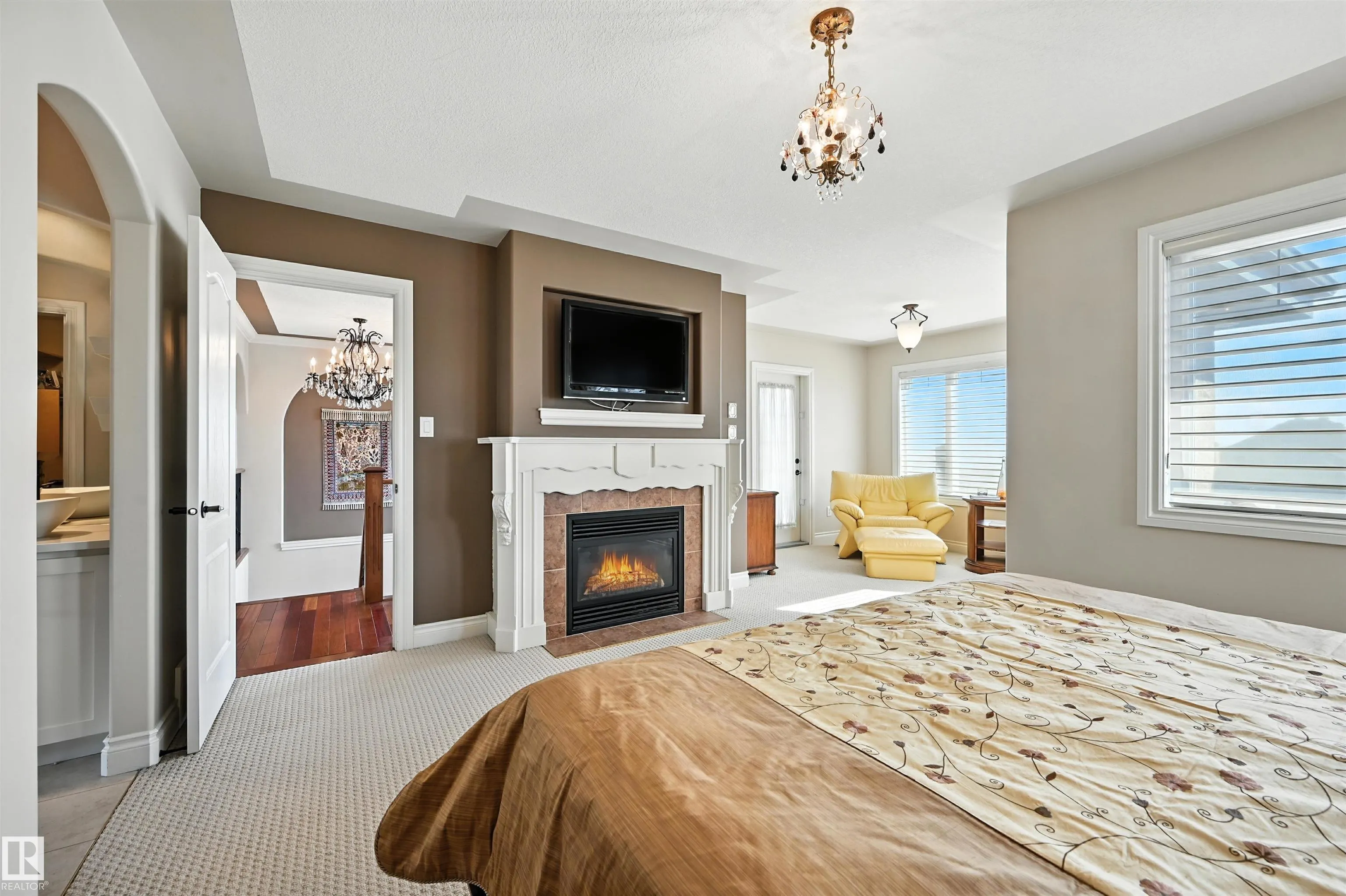 2426 MARTELL Crescent