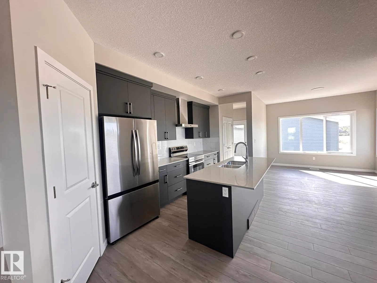8668 EDGEMONT Link
