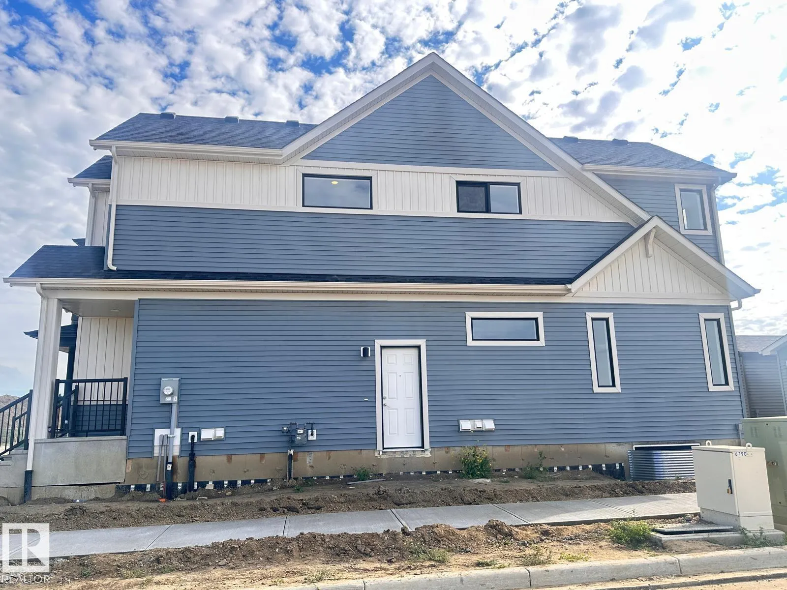 8668 EDGEMONT Link