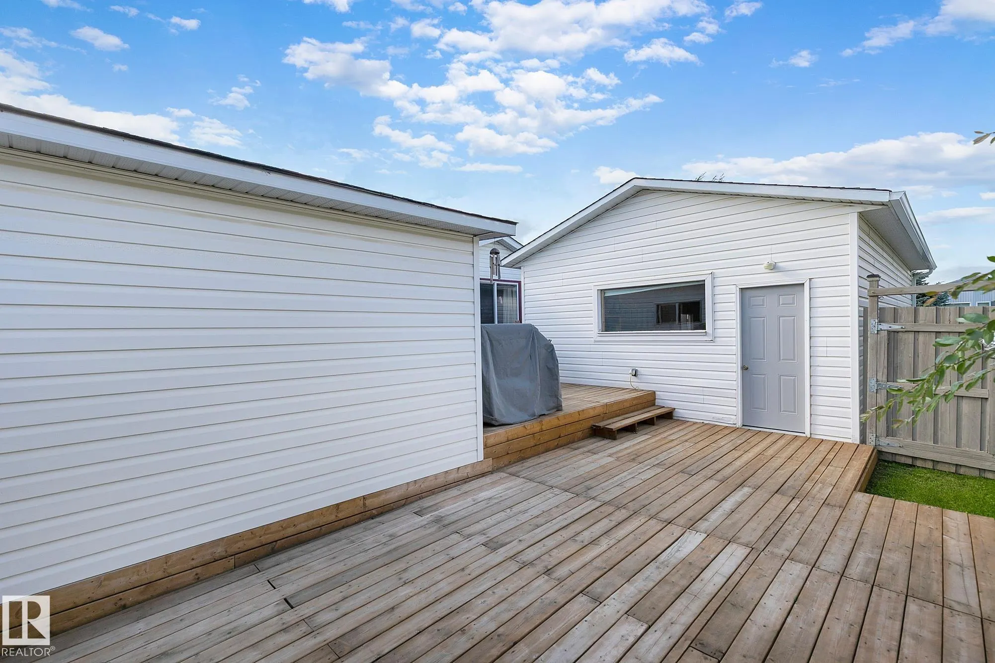 3407 Lakeview Point(e)