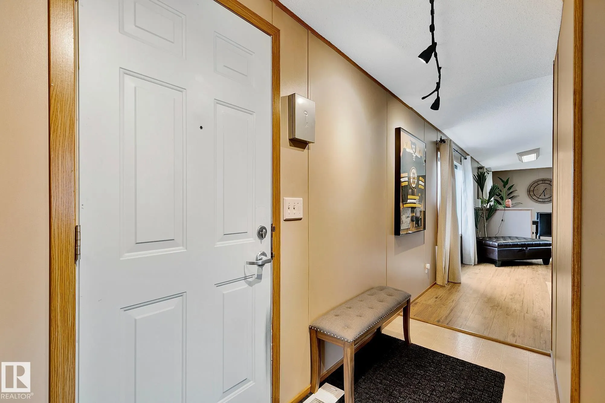 3407 Lakeview Point(e)
