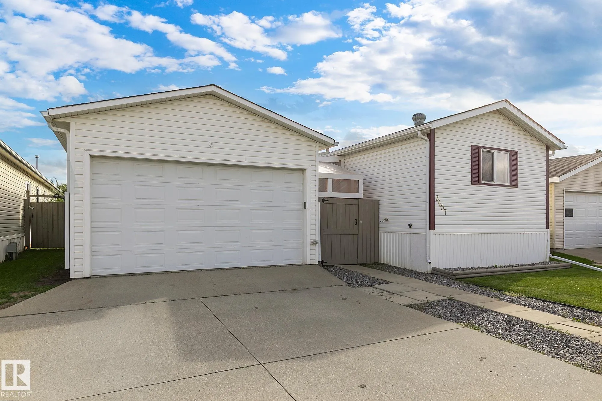 3407 Lakeview Point(e)