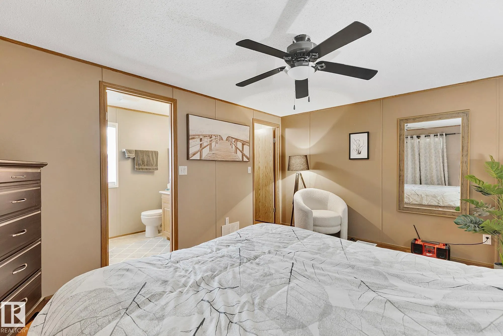 3407 Lakeview Point(e)