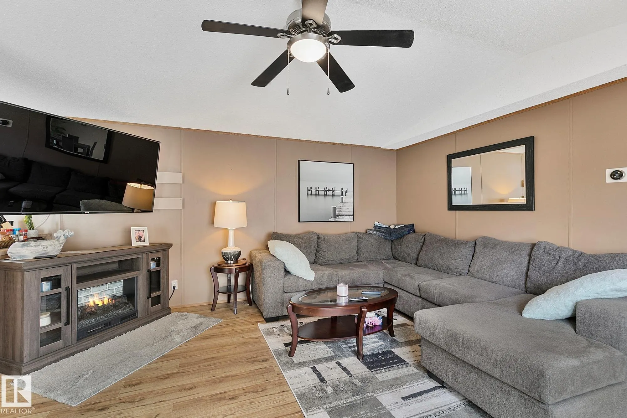 3407 Lakeview Point(e)