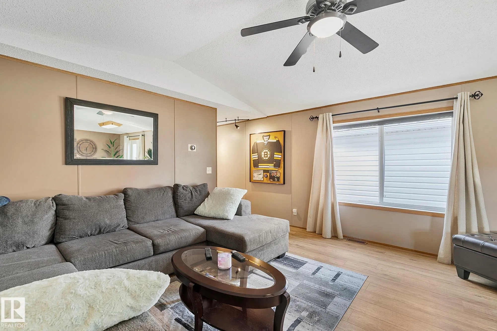 3407 Lakeview Point(e)