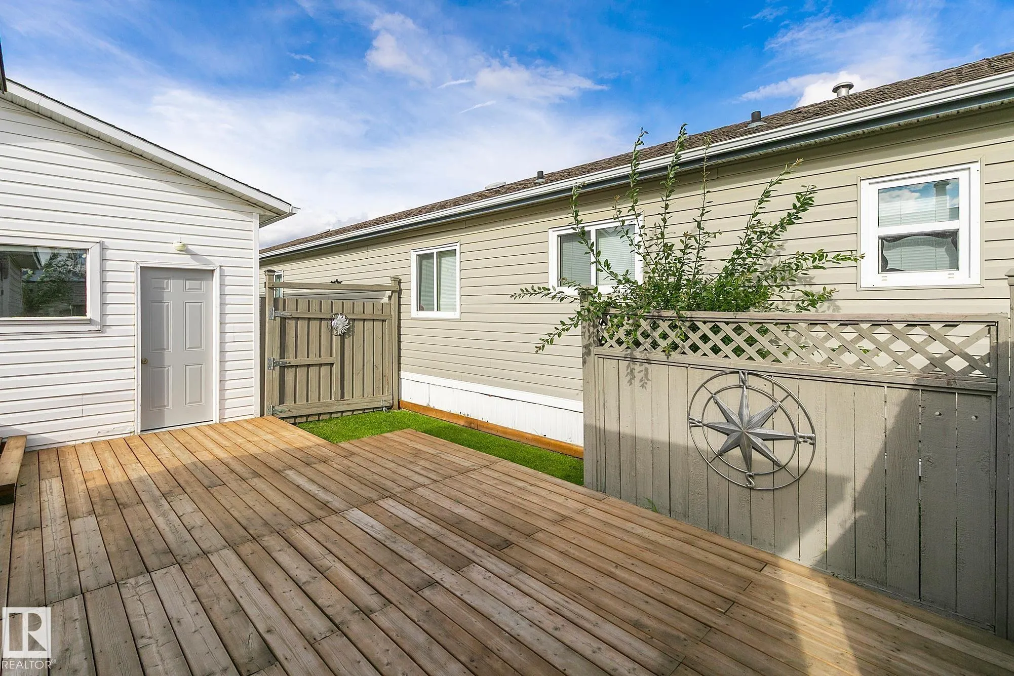 3407 Lakeview Point(e)