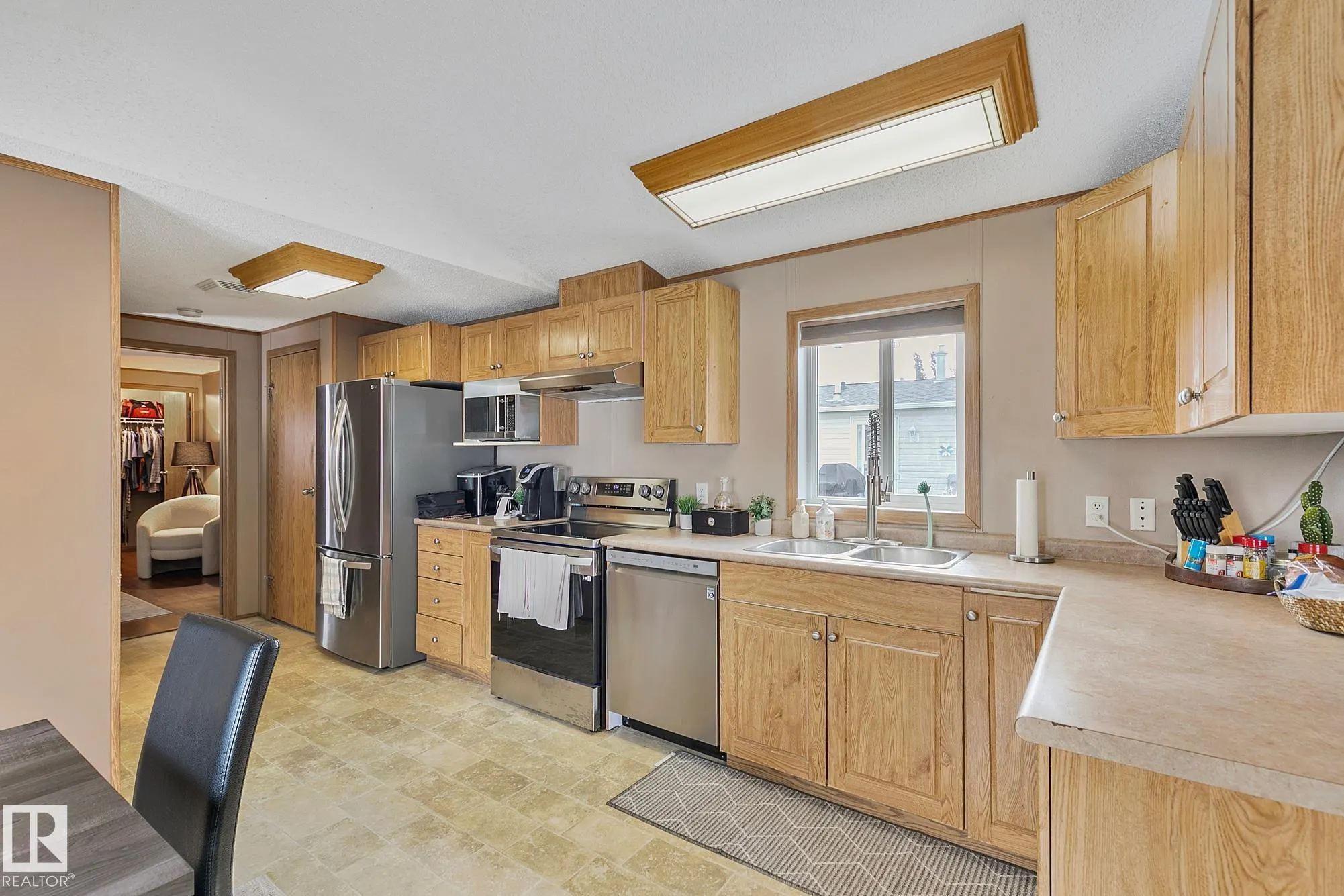3407 Lakeview Point(e)