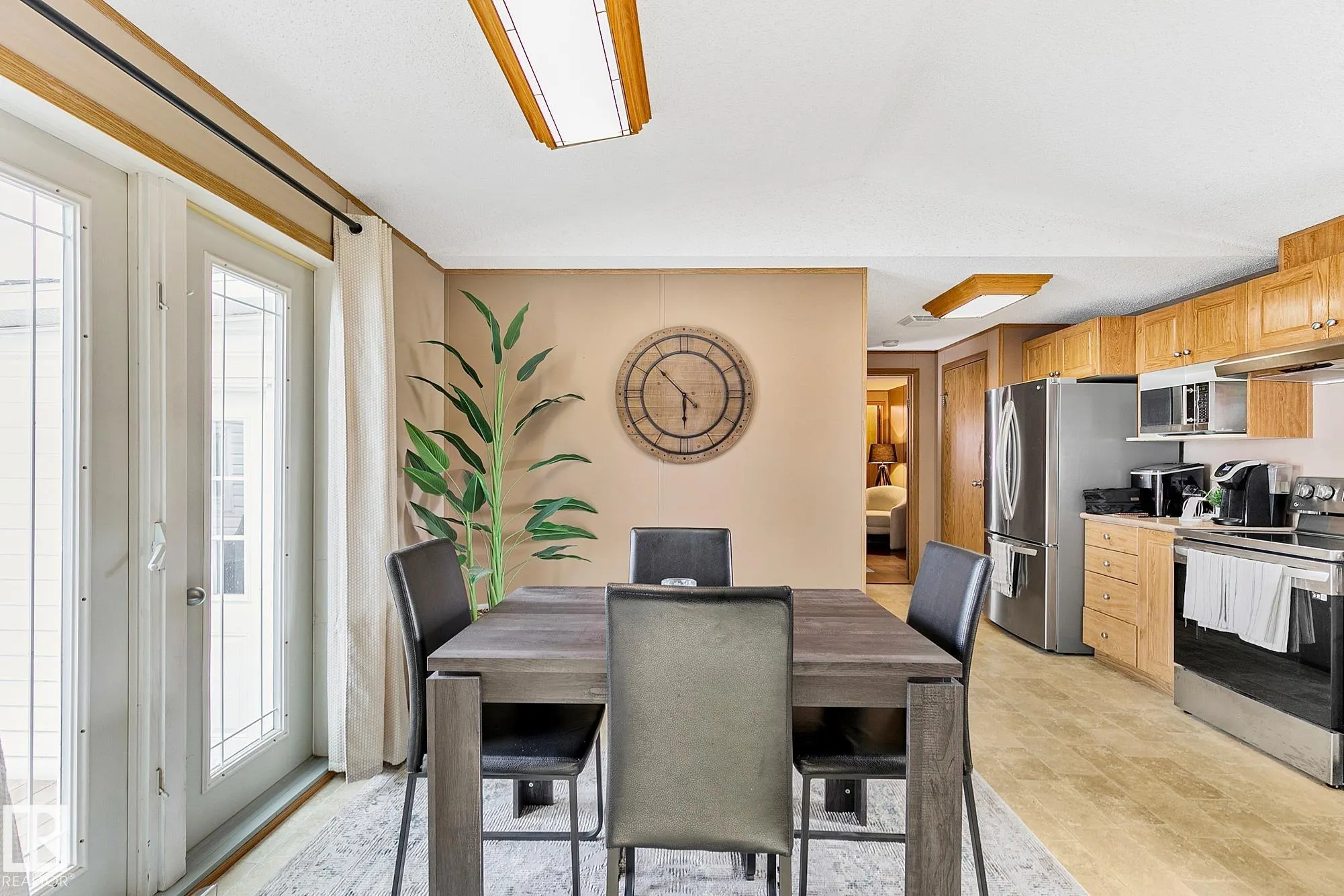 3407 Lakeview Point(e)
