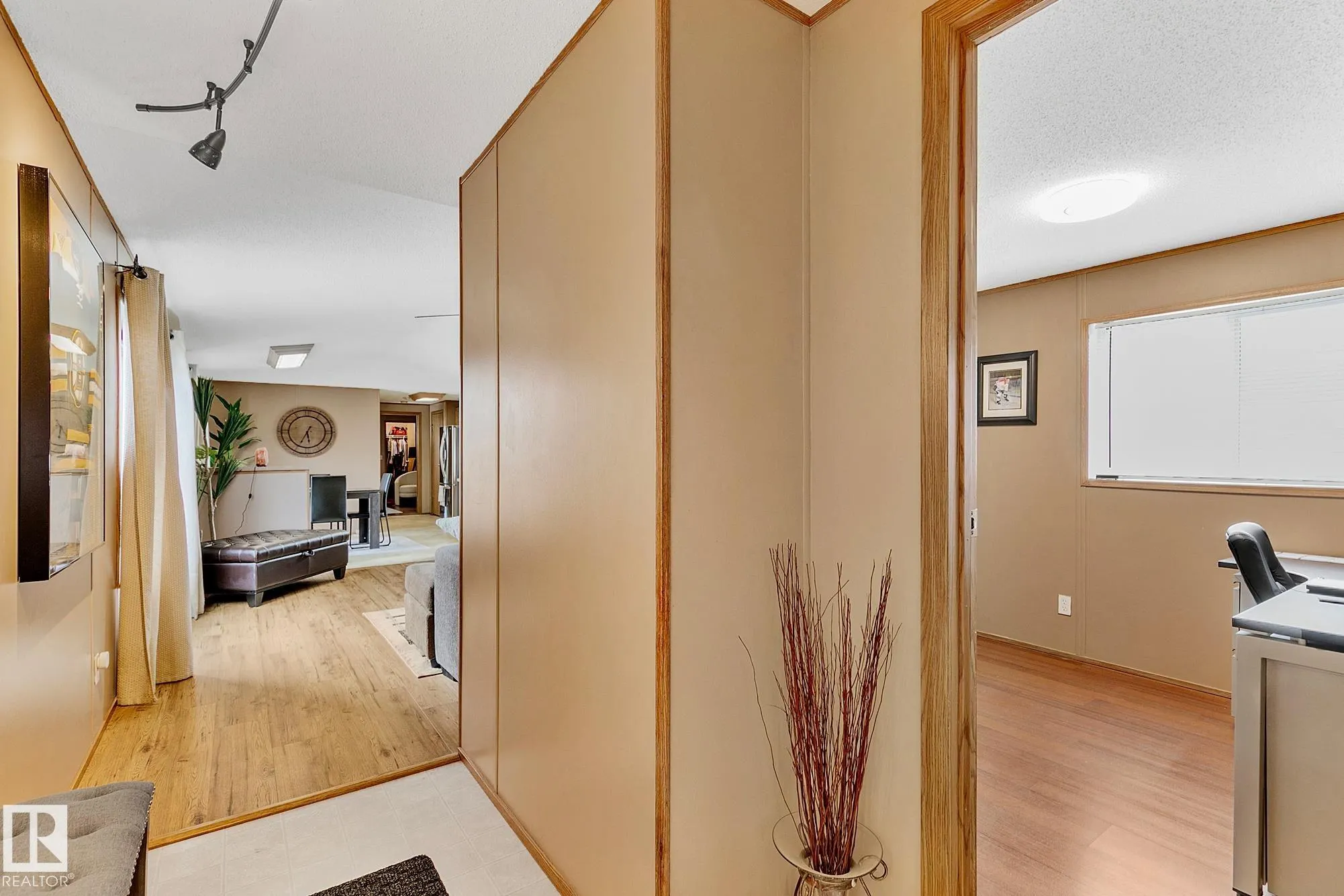 3407 Lakeview Point(e)