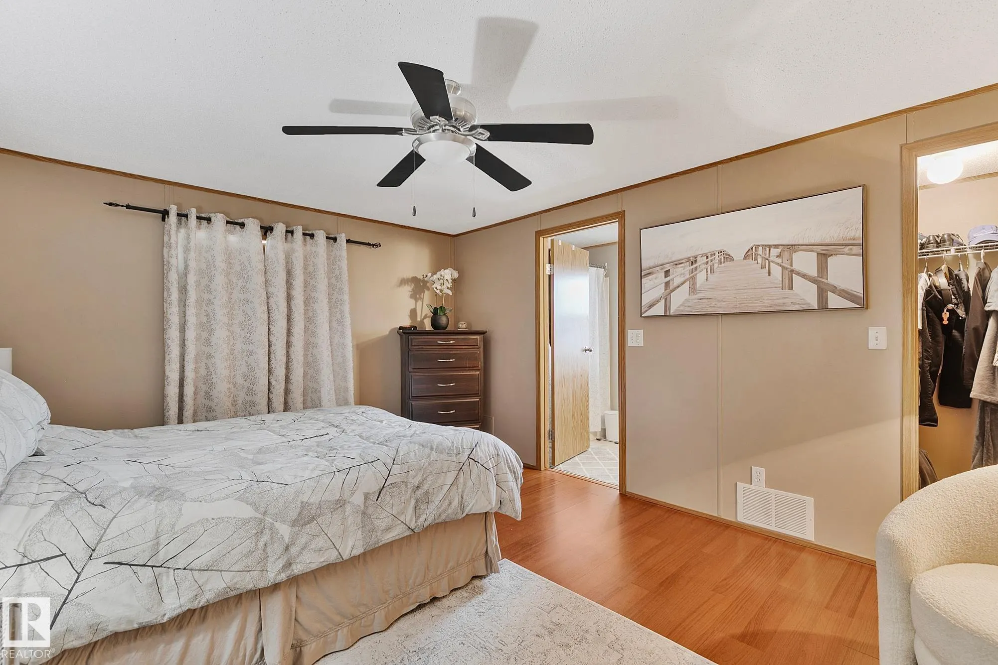 3407 Lakeview Point(e)