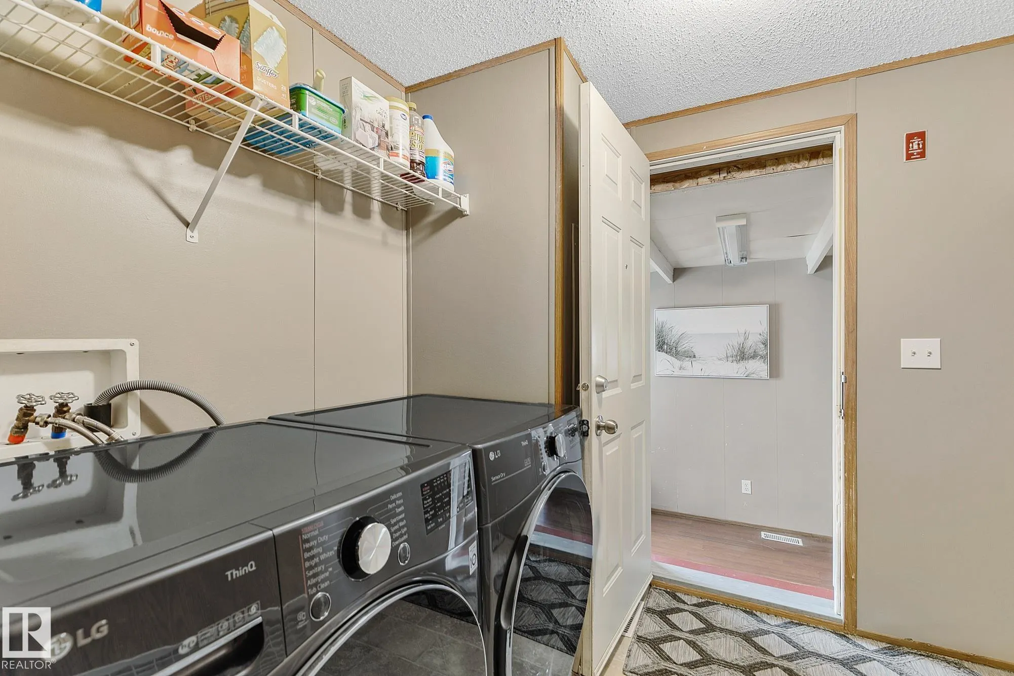 3407 Lakeview Point(e)
