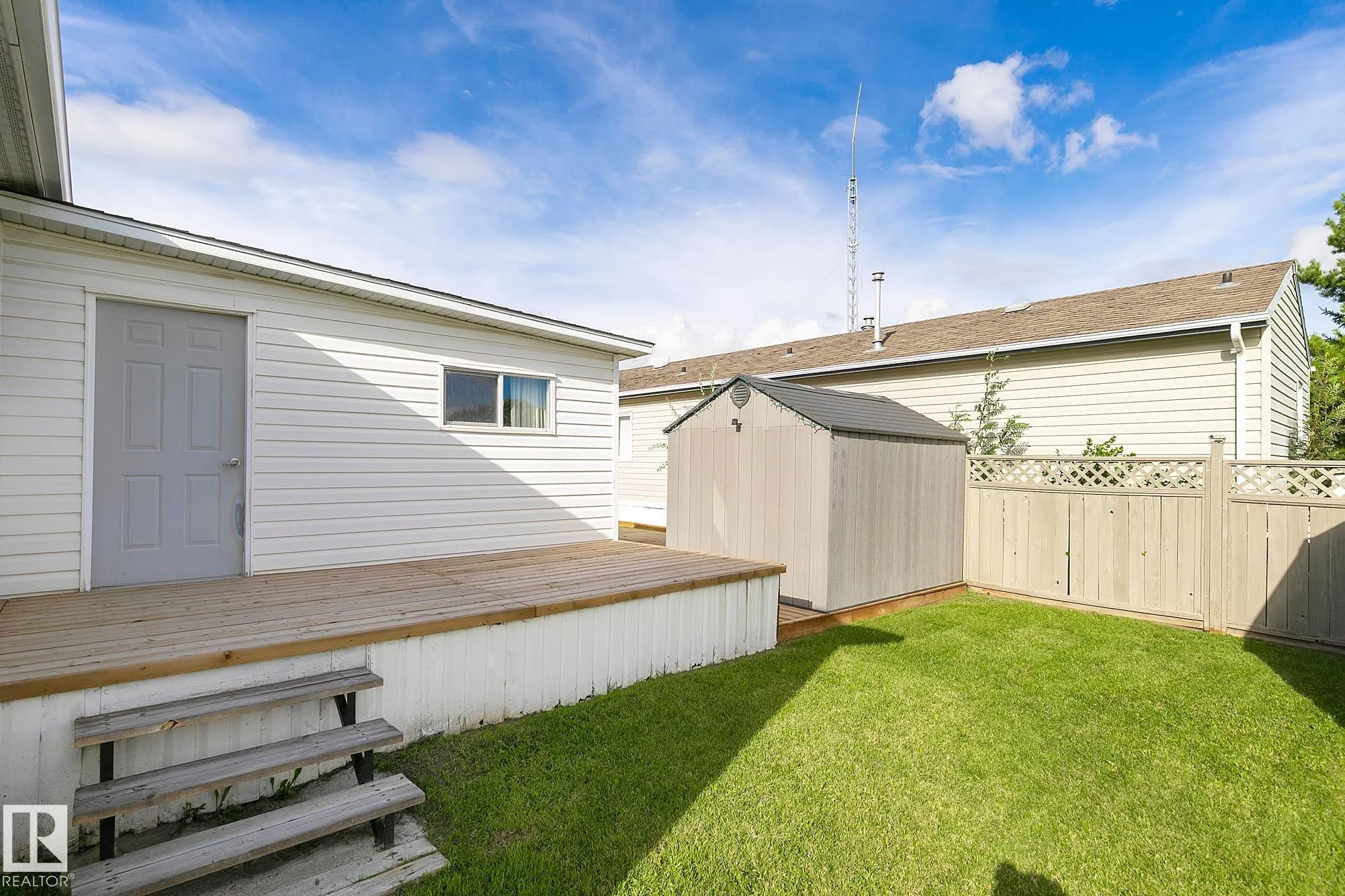 3407 Lakeview Point(e)