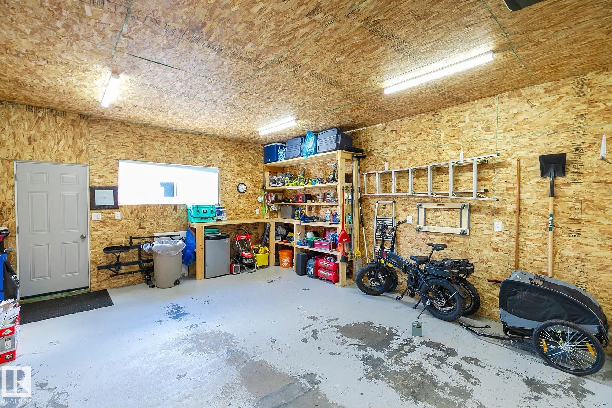 3407 Lakeview Point(e)