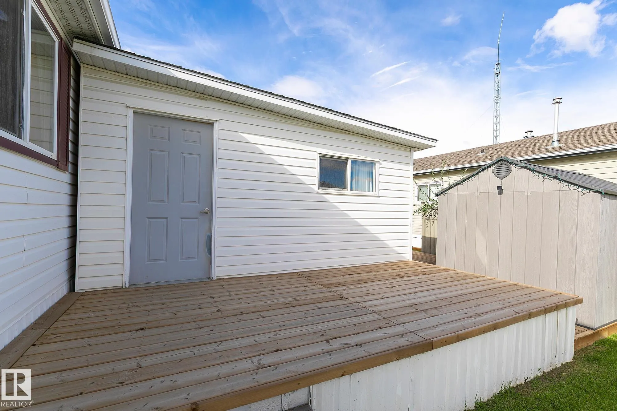 3407 Lakeview Point(e)