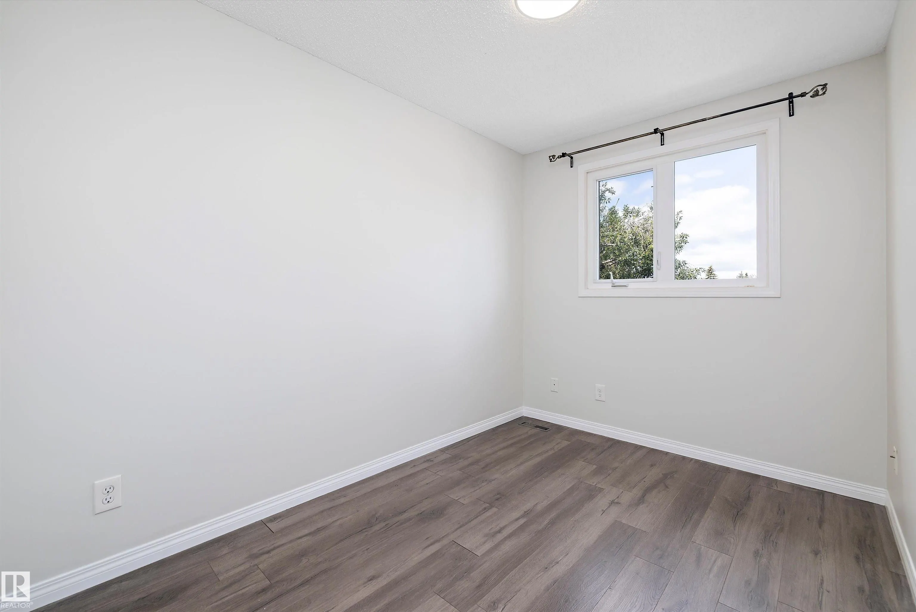 18365 66 Avenue