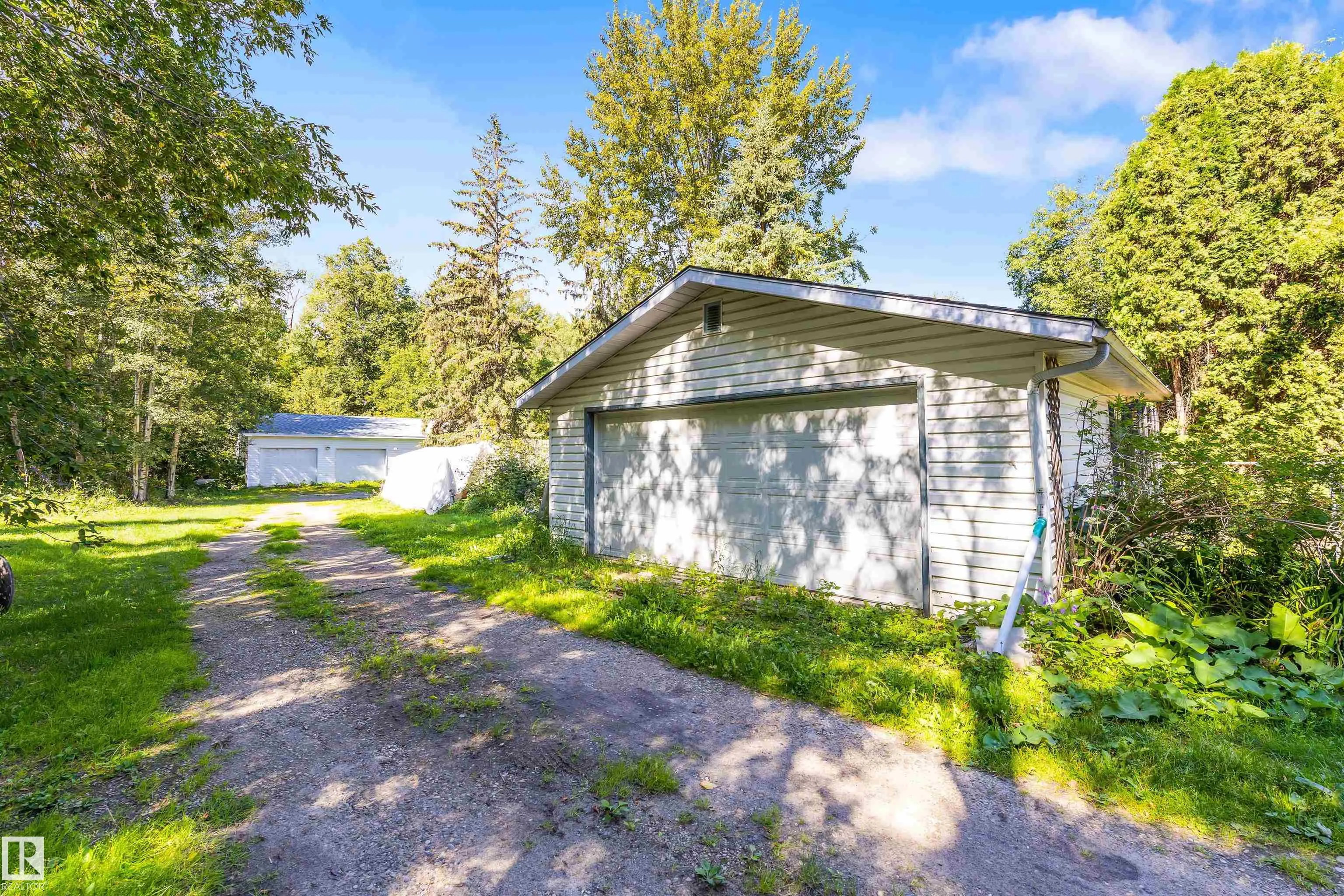 1700 LAKESIDE Drive