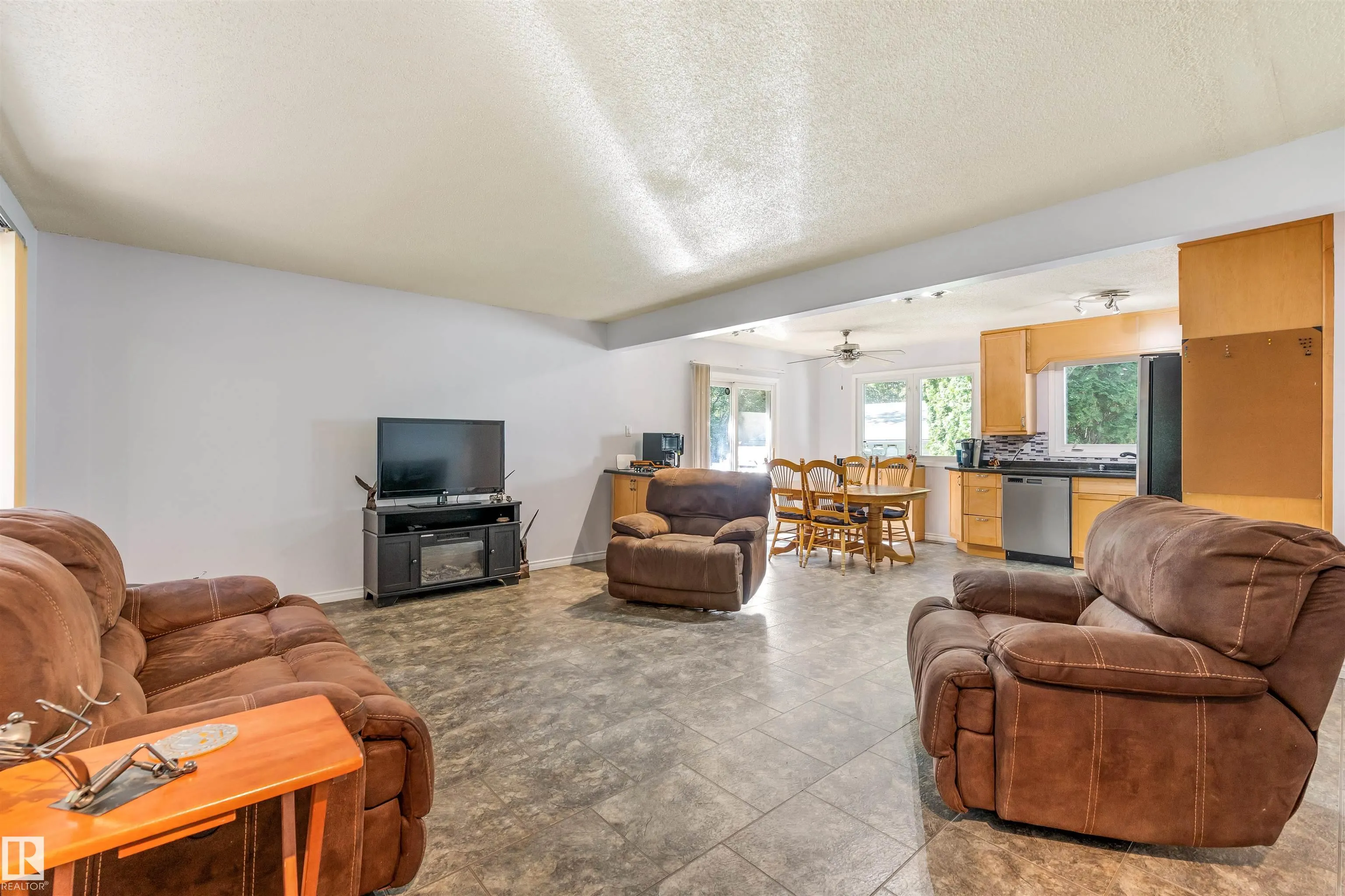 1700 LAKESIDE Drive
