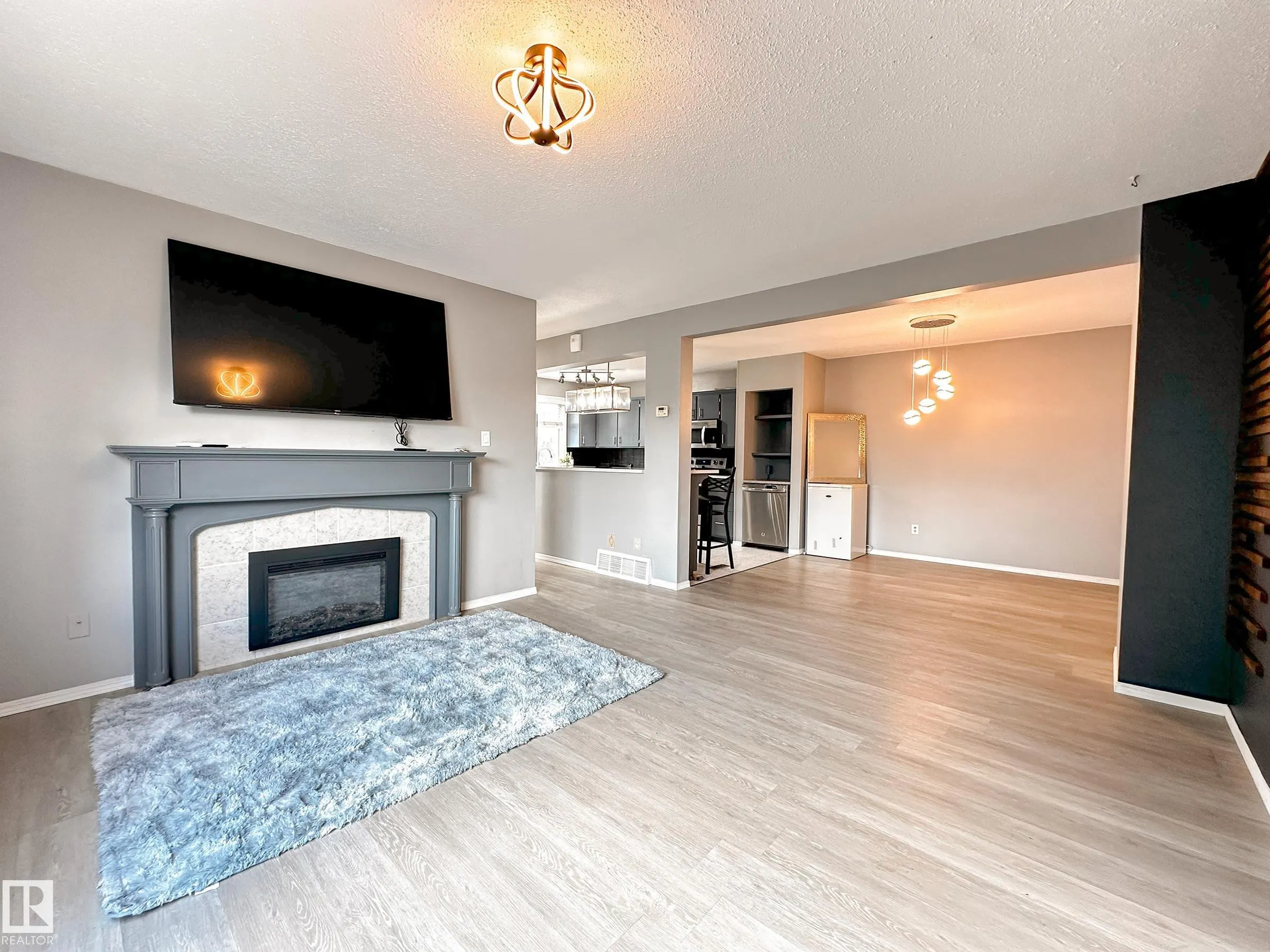 858 ERIN Place