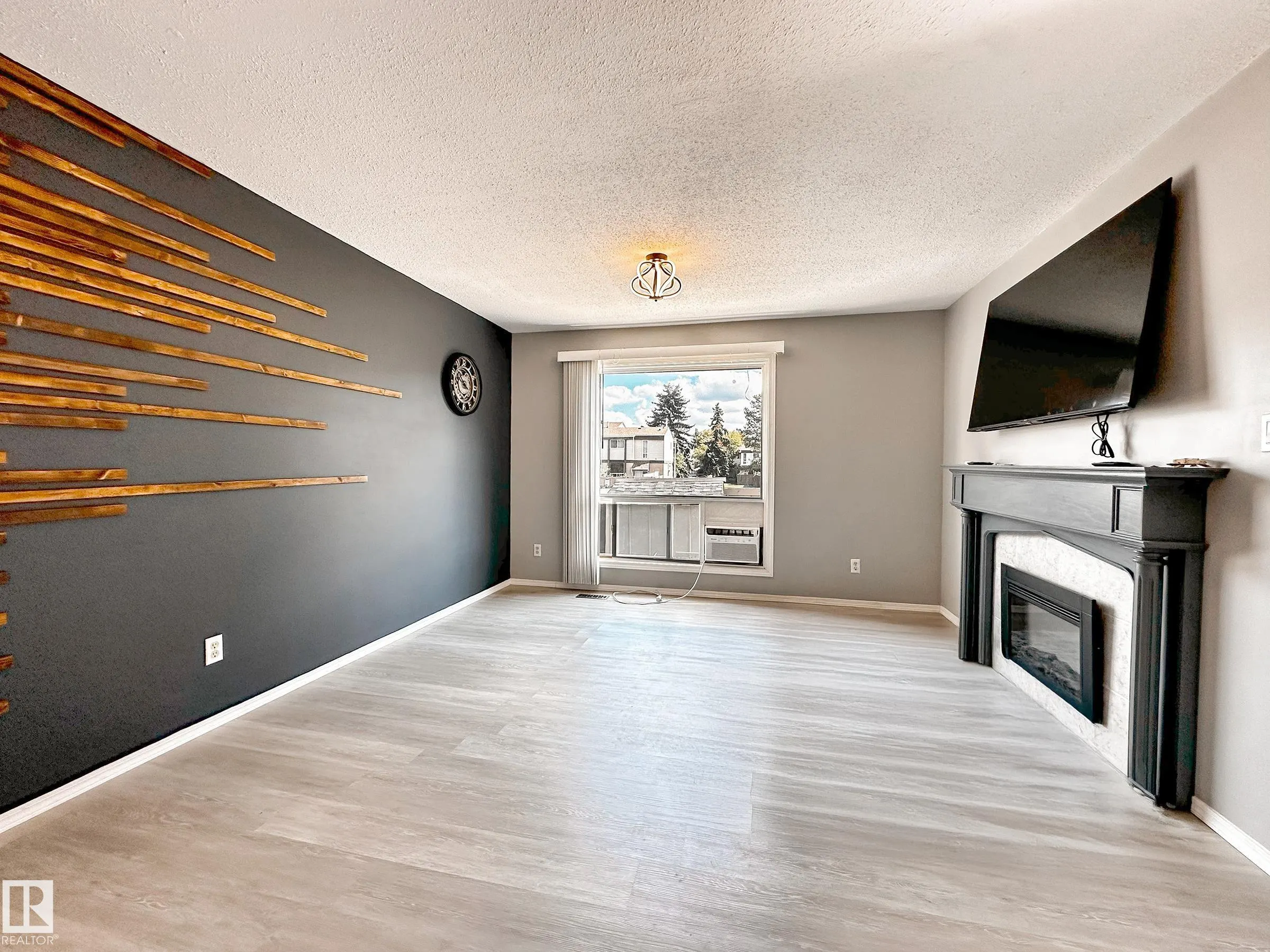 858 ERIN Place
