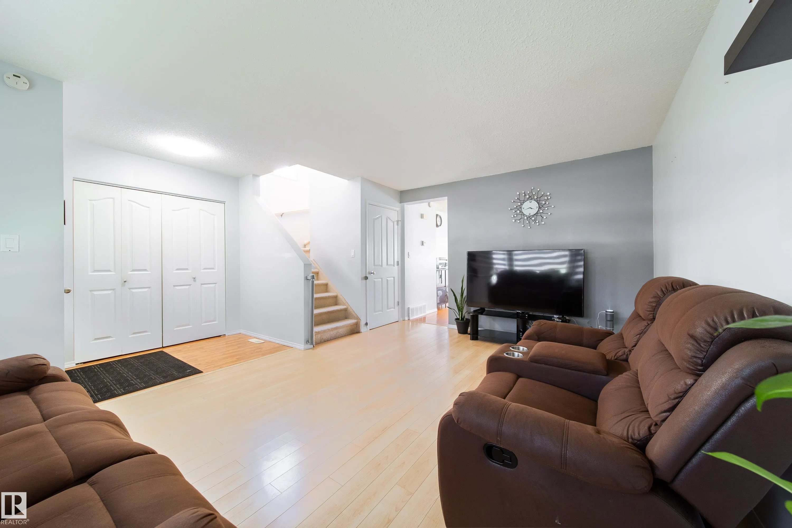 1905 36 Avenue