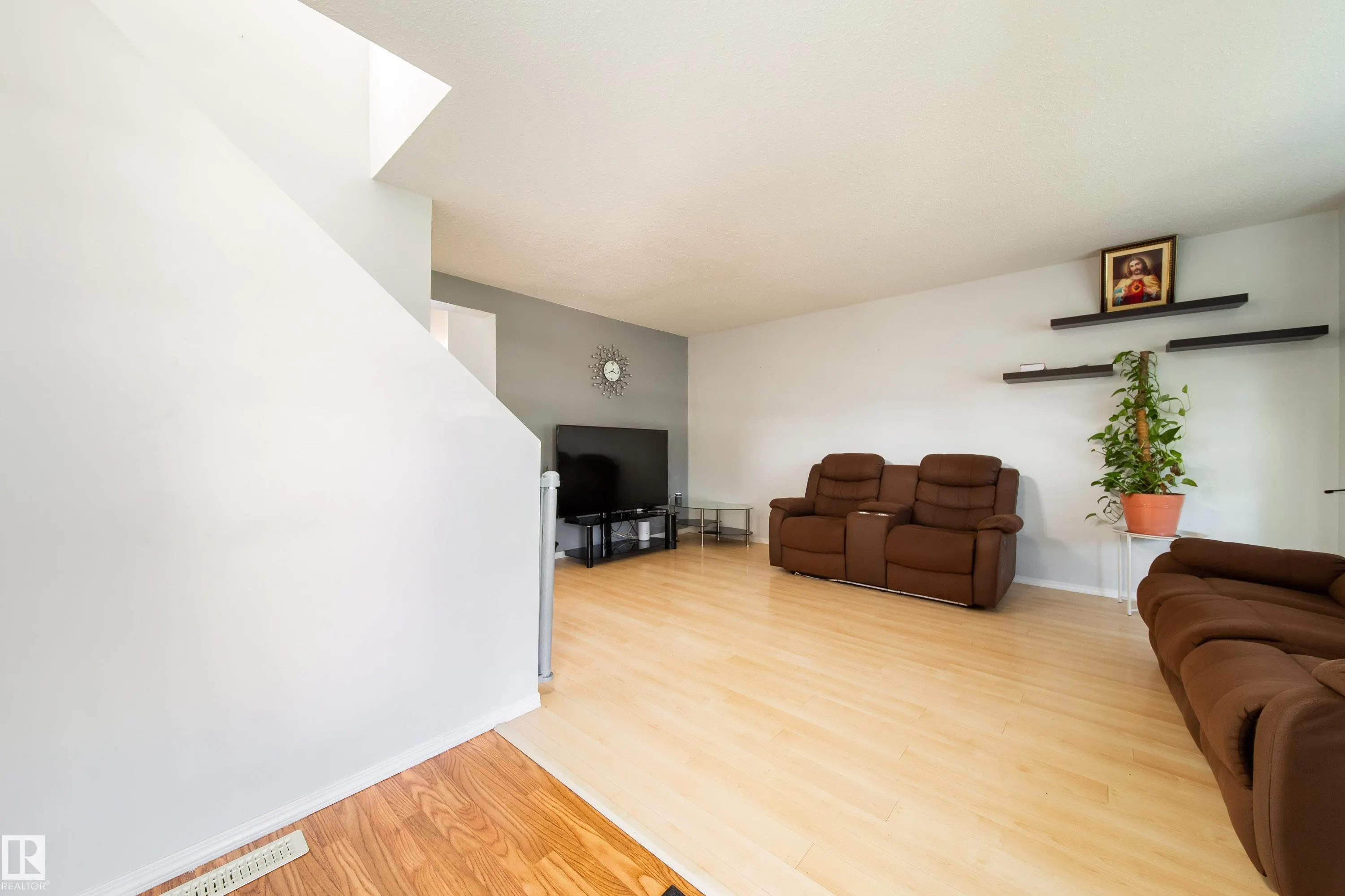 1905 36 Avenue