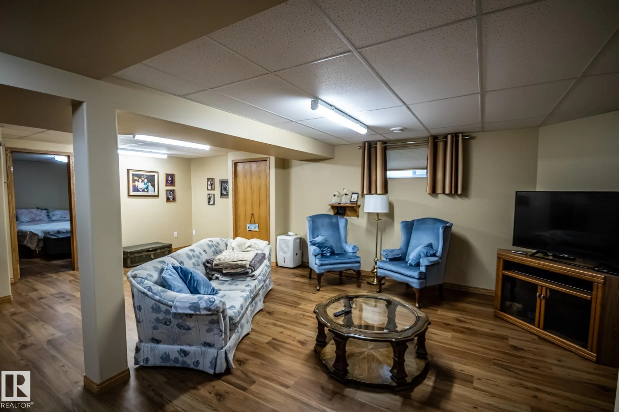 5813 46 Ave